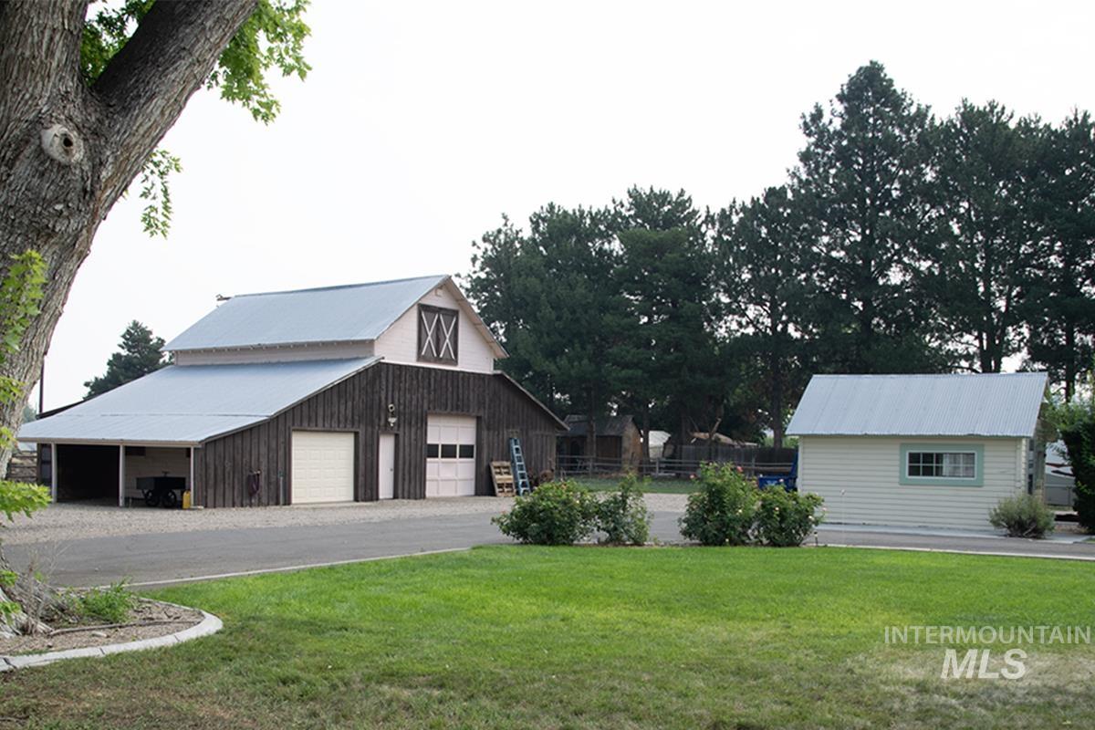105 NE 16th, Fruitland, Idaho 83619, 5 Bedrooms, 3 Bathrooms, Residential For Sale, Price $599,900, 98994640