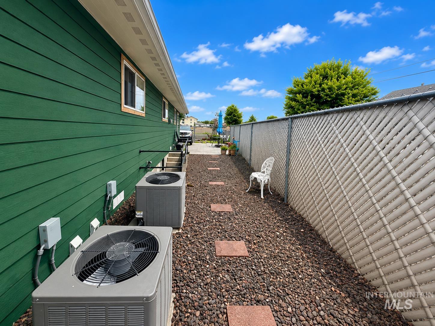 1447 10th Street, Clarkston, Washington 99403, 2 Bedrooms, 1 Bathroom, Residential Income For Sale, Price $360,000, 98994641