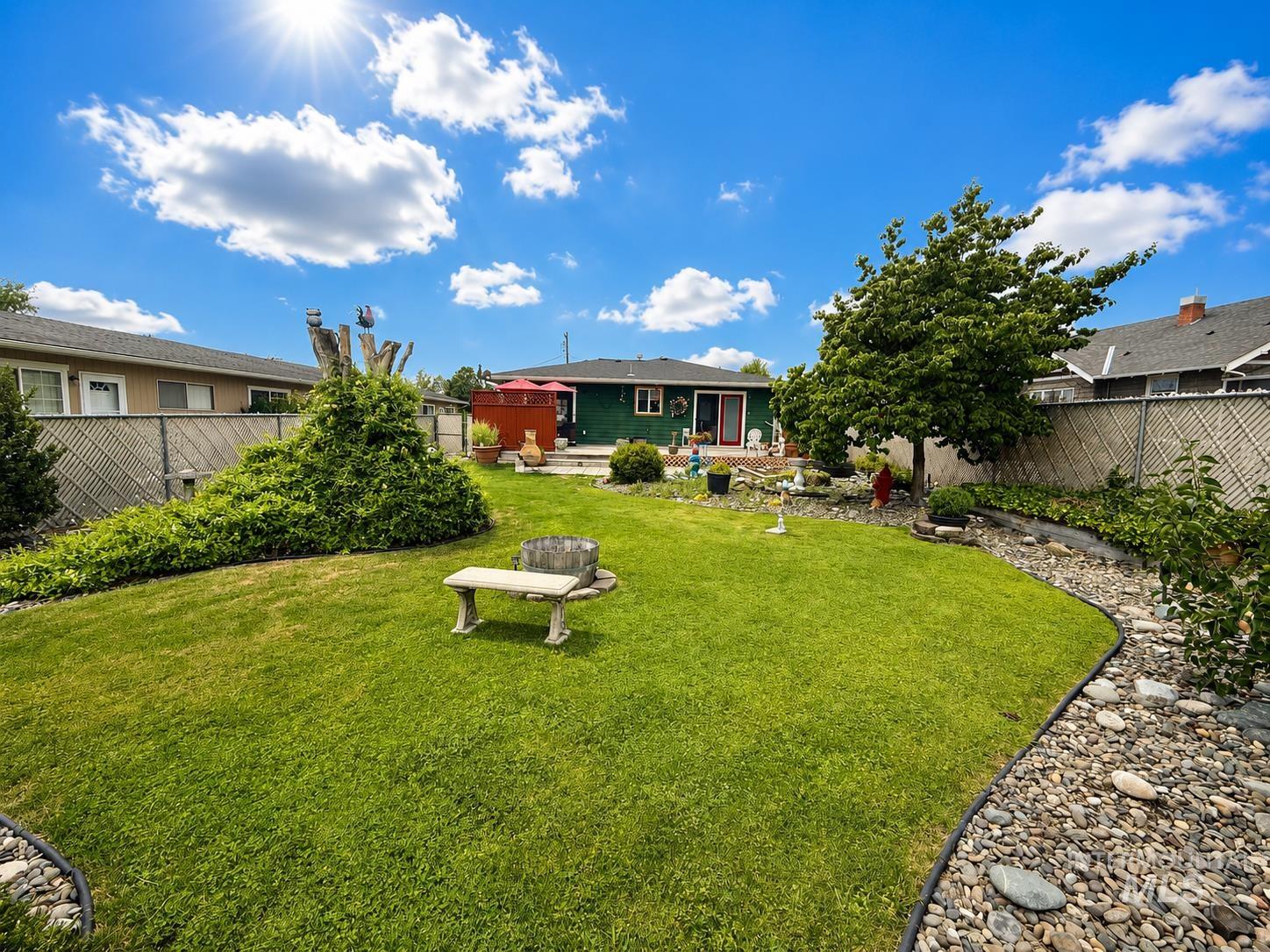 1447 10th Street, Clarkston, Washington 99403, 2 Bedrooms, 1 Bathroom, Residential Income For Sale, Price $360,000, 98994641
