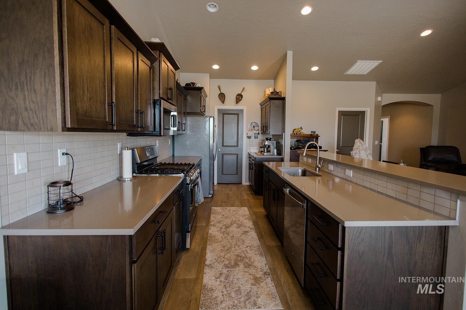 865 SE Hamilton Road, Mountain Home, Idaho 83647, 4 Bedrooms, 3 Bathrooms, Residential For Sale, Price $725,000, 98994645
