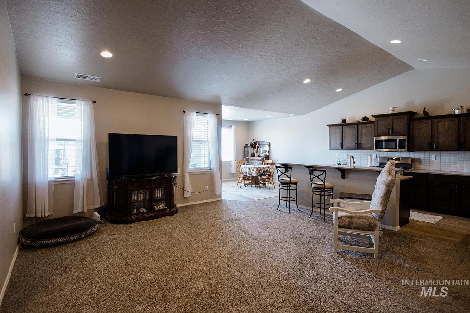 865 SE Hamilton Road, Mountain Home, Idaho 83647, 4 Bedrooms, 3 Bathrooms, Residential For Sale, Price $725,000, 98994645