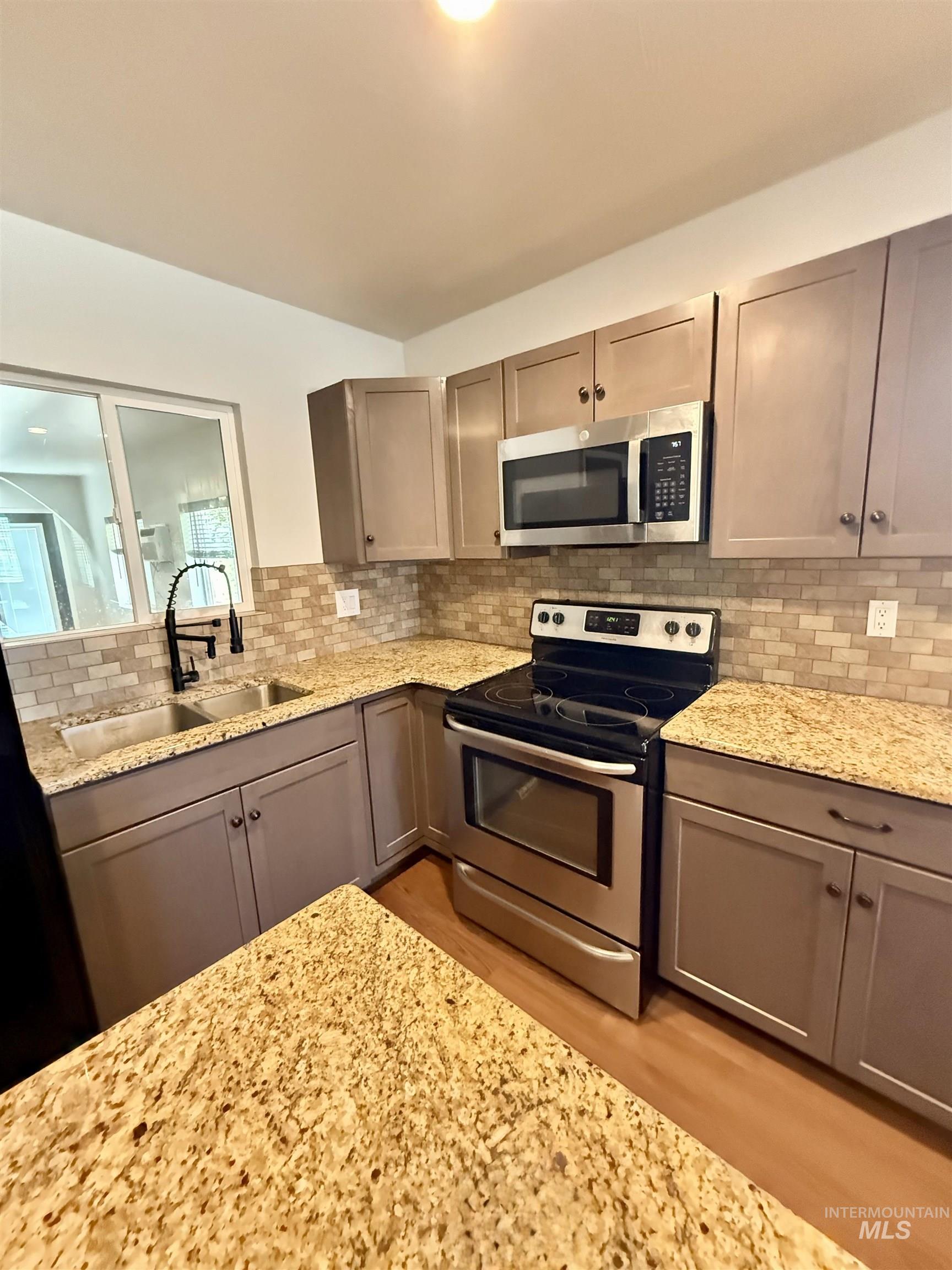 329 11th Ave N, Buhl, Idaho 83316, 3 Bedrooms, 2 Bathrooms, Residential For Sale, Price $325,000, 98994646