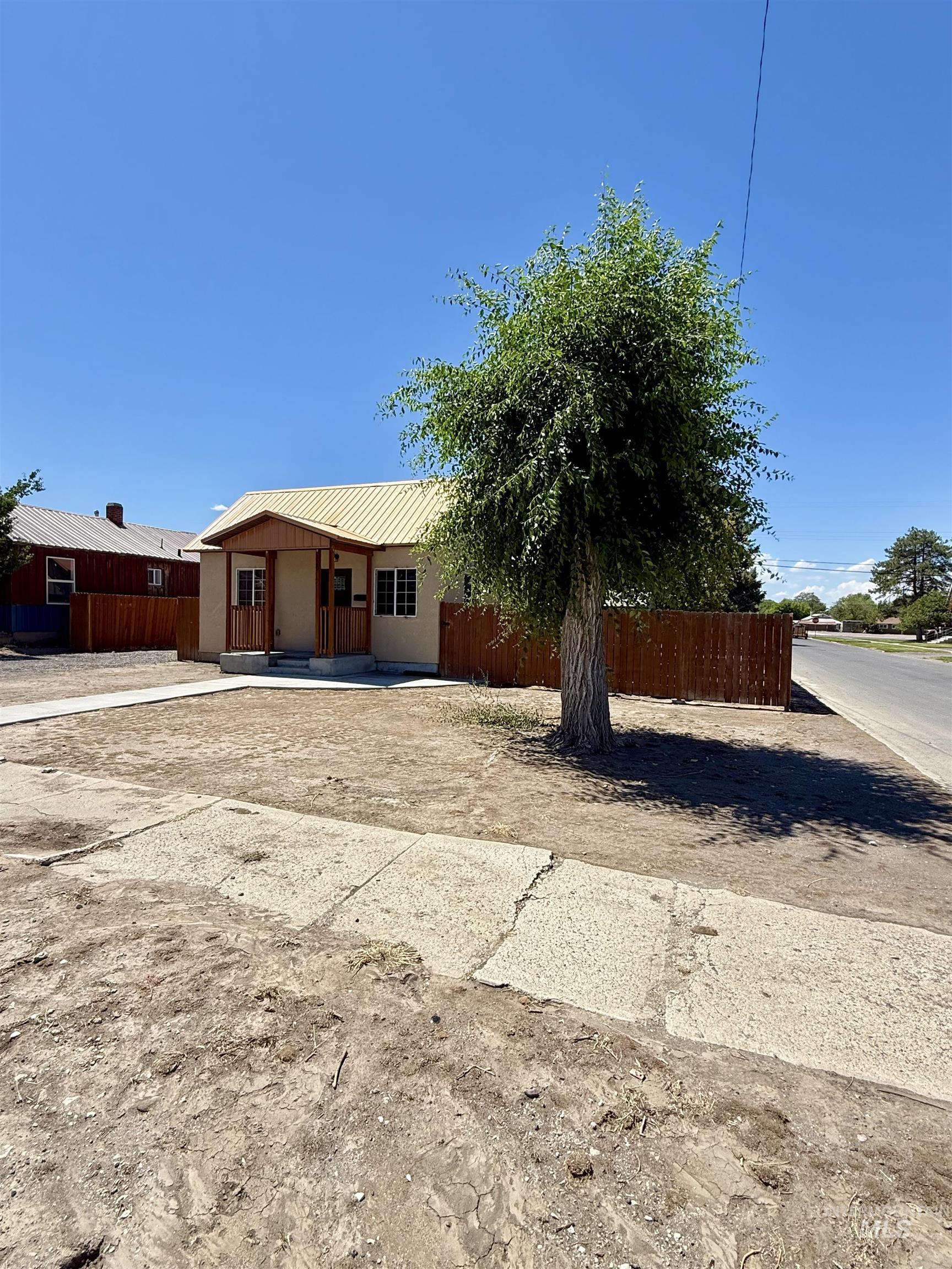 329 11th Ave N, Buhl, Idaho 83316, 3 Bedrooms, 2 Bathrooms, Residential For Sale, Price $325,000, 98994646