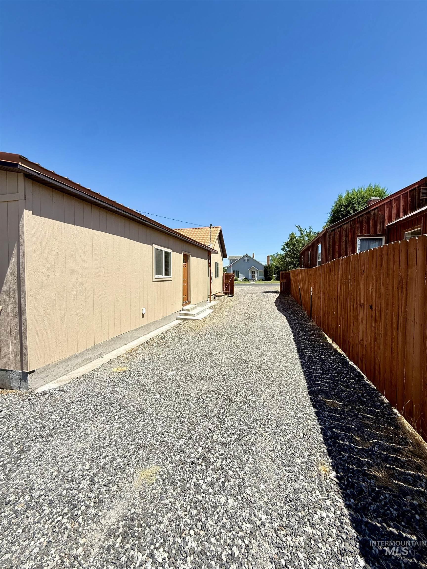 329 11th Ave N, Buhl, Idaho 83316, 3 Bedrooms, 2 Bathrooms, Residential For Sale, Price $325,000, 98994646