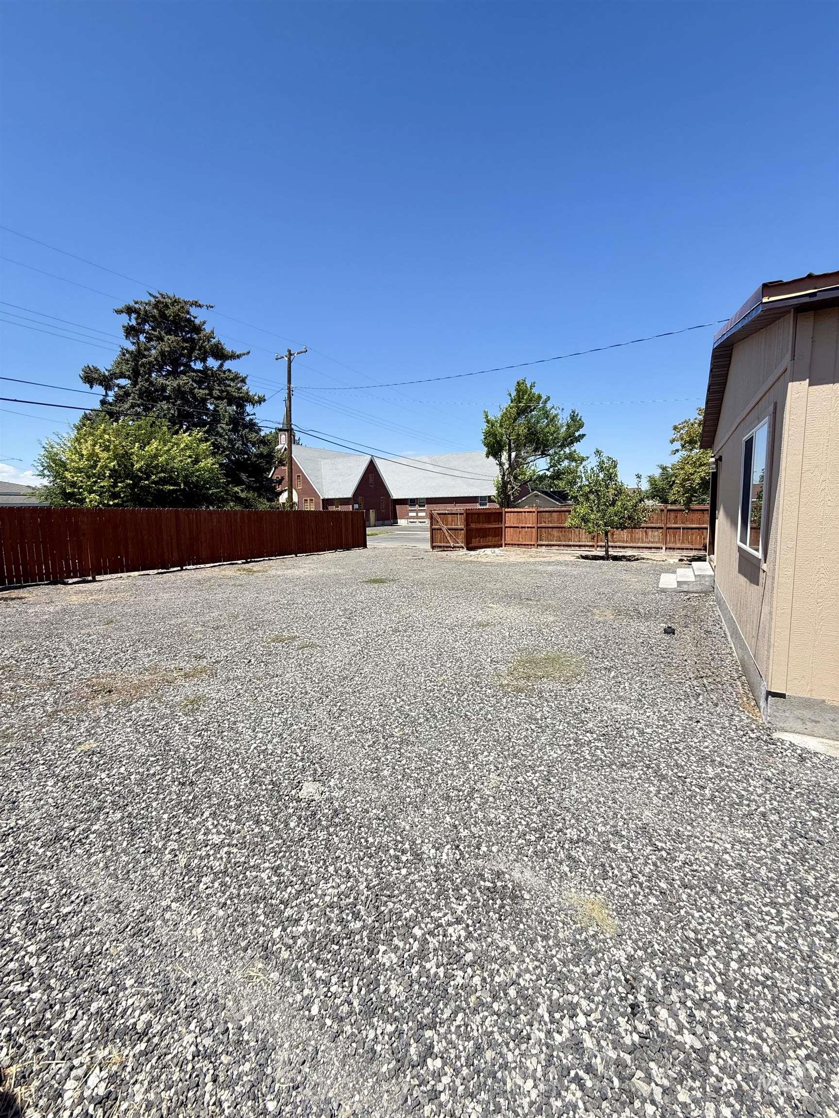 329 11th Ave N, Buhl, Idaho 83316, 3 Bedrooms, 2 Bathrooms, Residential For Sale, Price $325,000, 98994646