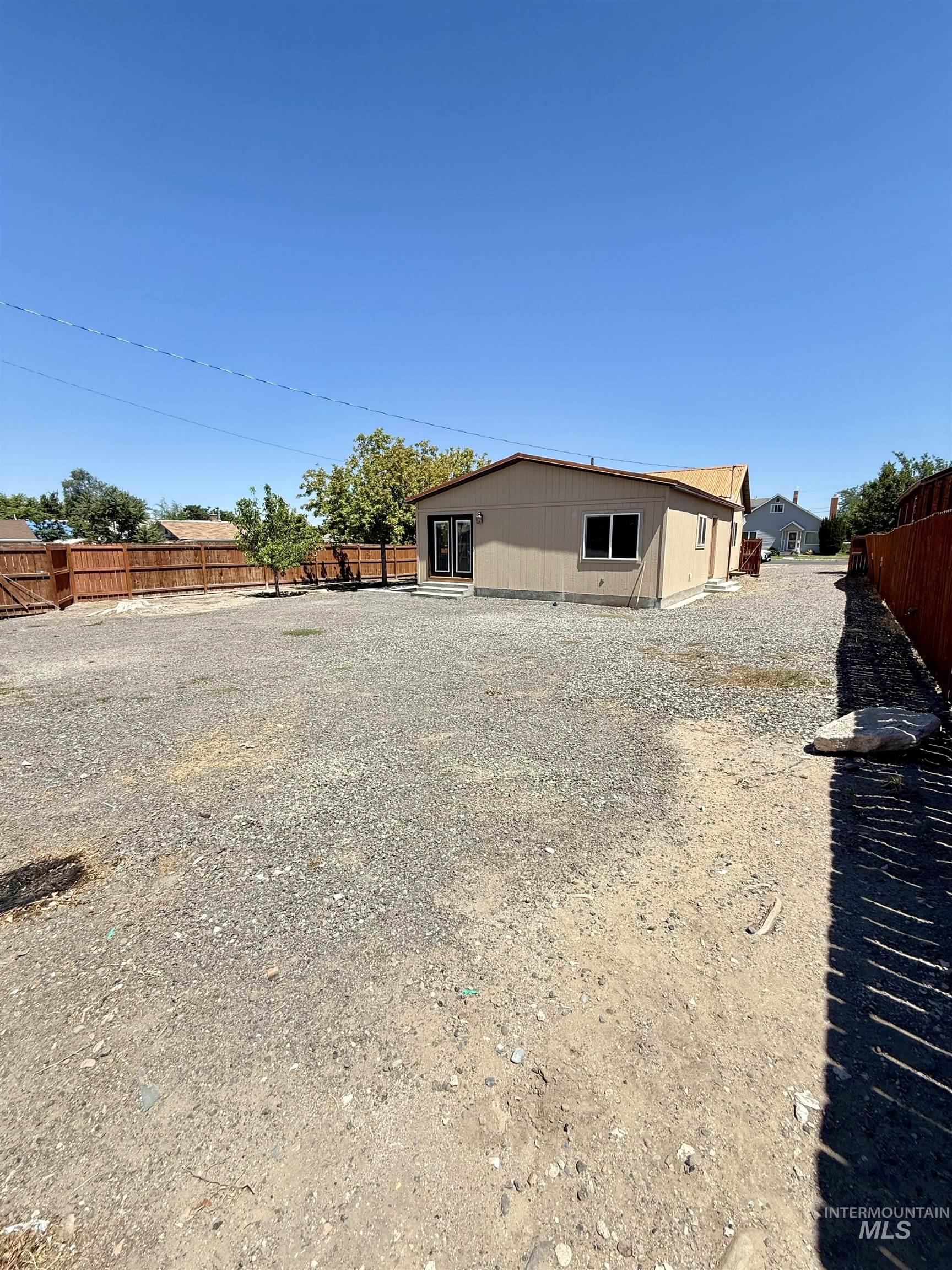 329 11th Ave N, Buhl, Idaho 83316, 3 Bedrooms, 2 Bathrooms, Residential For Sale, Price $325,000, 98994646