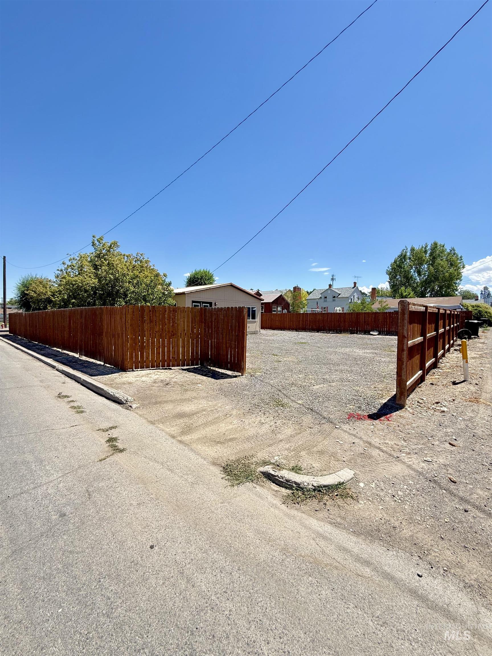 329 11th Ave N, Buhl, Idaho 83316, 3 Bedrooms, 2 Bathrooms, Residential For Sale, Price $325,000, 98994646