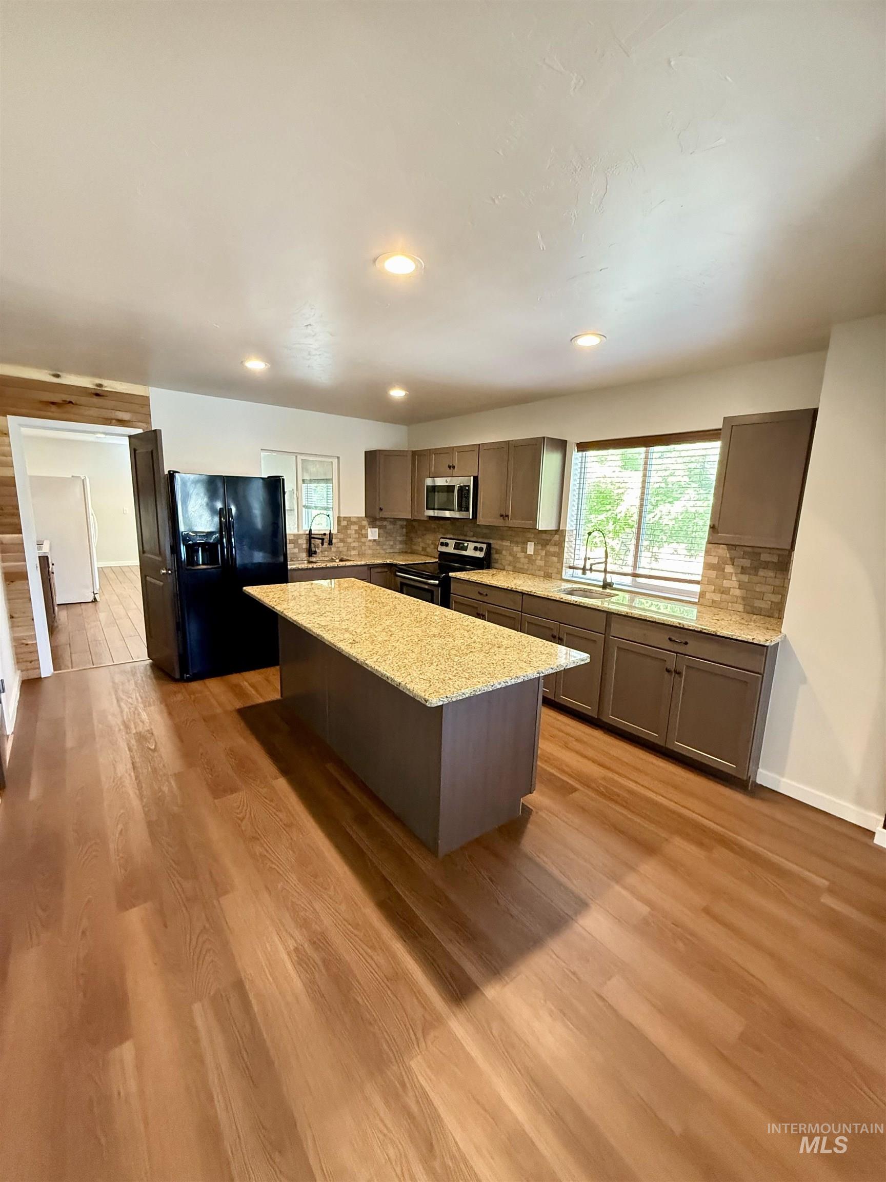 329 11th Ave N, Buhl, Idaho 83316, 3 Bedrooms, 2 Bathrooms, Residential For Sale, Price $325,000, 98994646