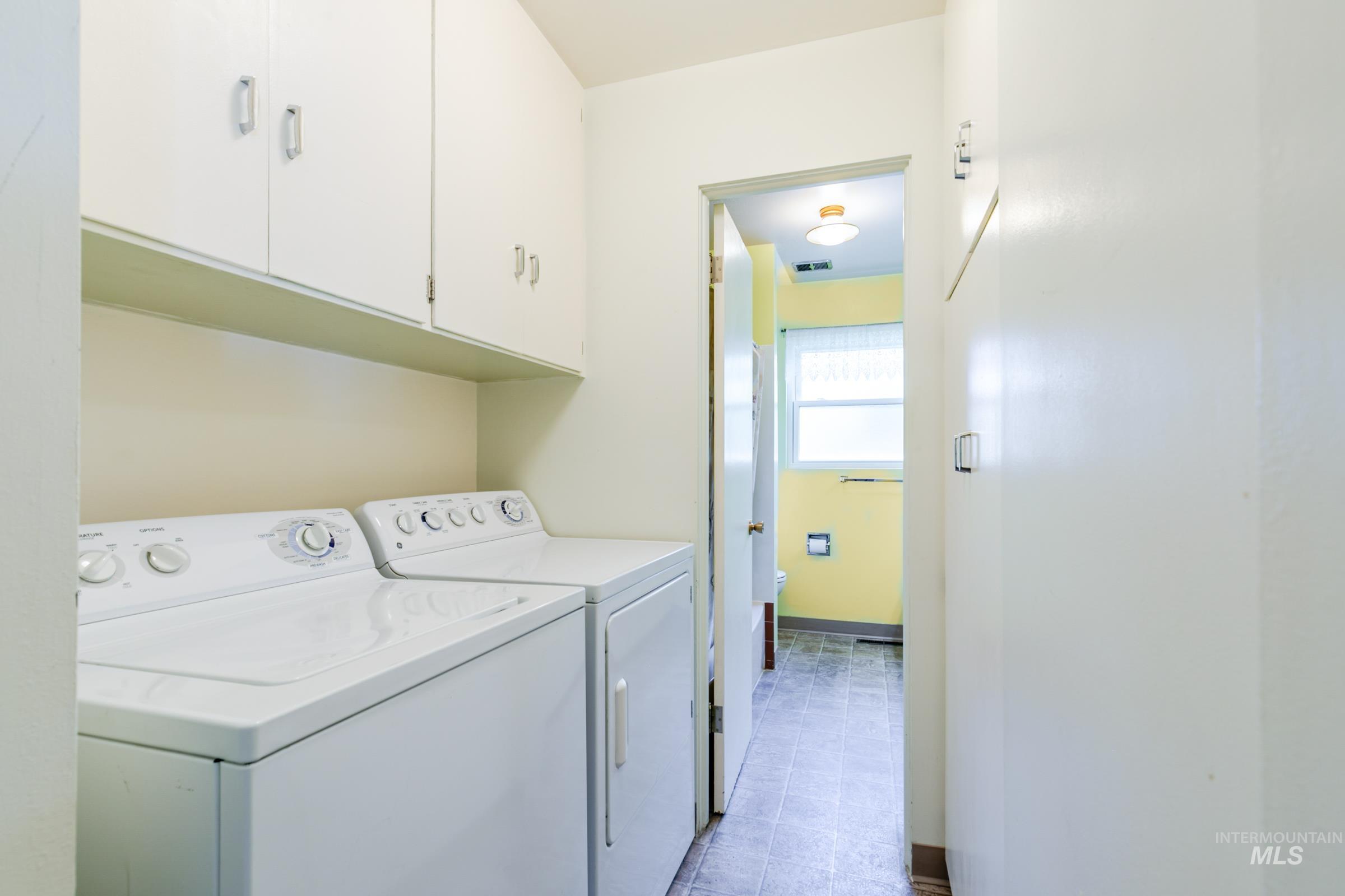 2202 Ellis Ave, Caldwell, Idaho 83605, 3 Bedrooms, 2 Bathrooms, Residential For Sale, Price $350,000, 98994648