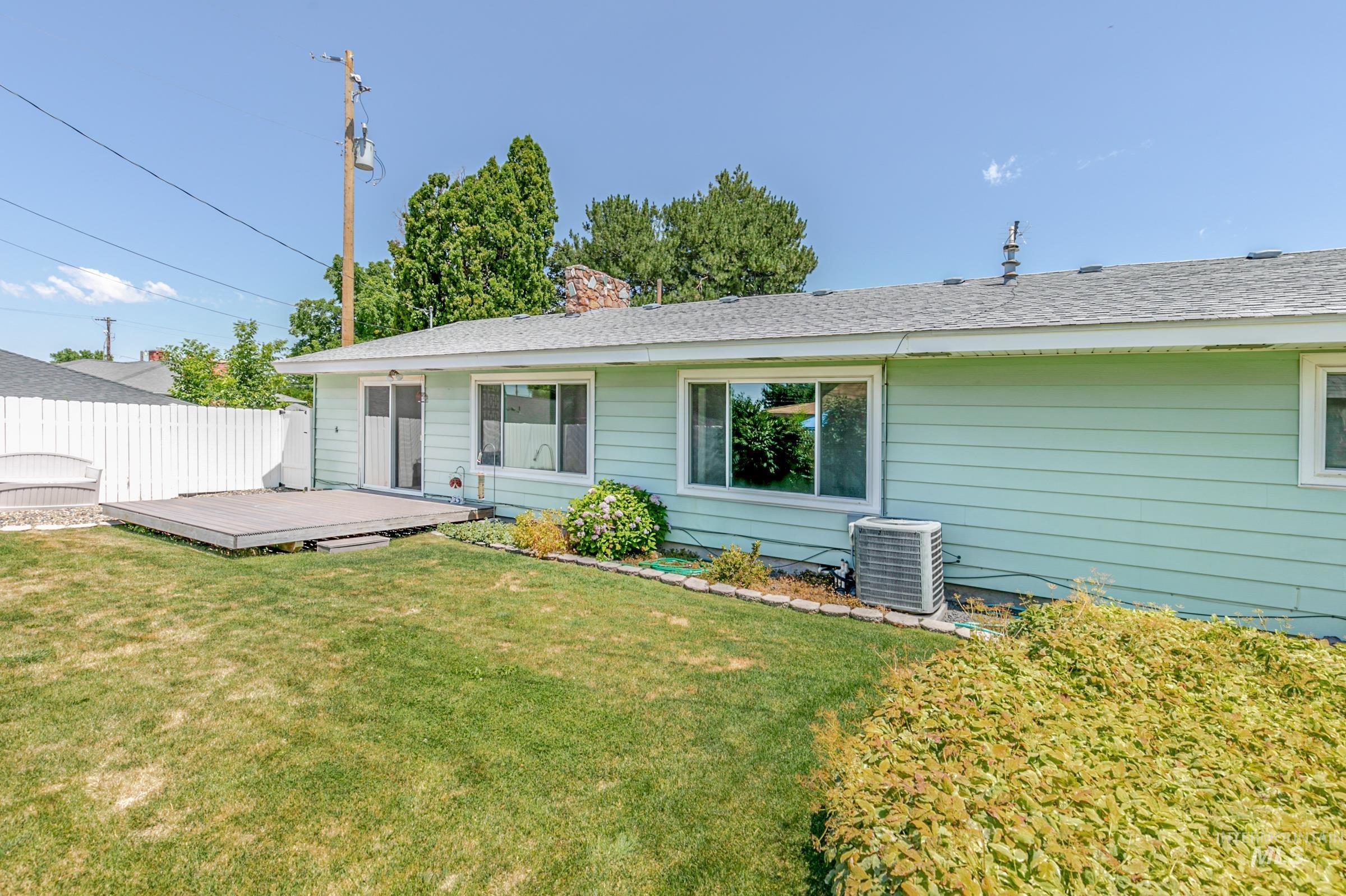 2202 Ellis Ave, Caldwell, Idaho 83605, 3 Bedrooms, 2 Bathrooms, Residential For Sale, Price $350,000, 98994648