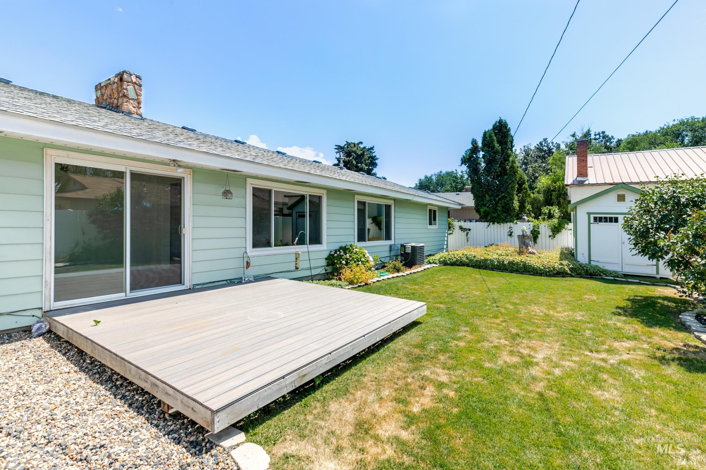 2202 Ellis Ave, Caldwell, Idaho 83605, 3 Bedrooms, 2 Bathrooms, Residential For Sale, Price $350,000, 98994648