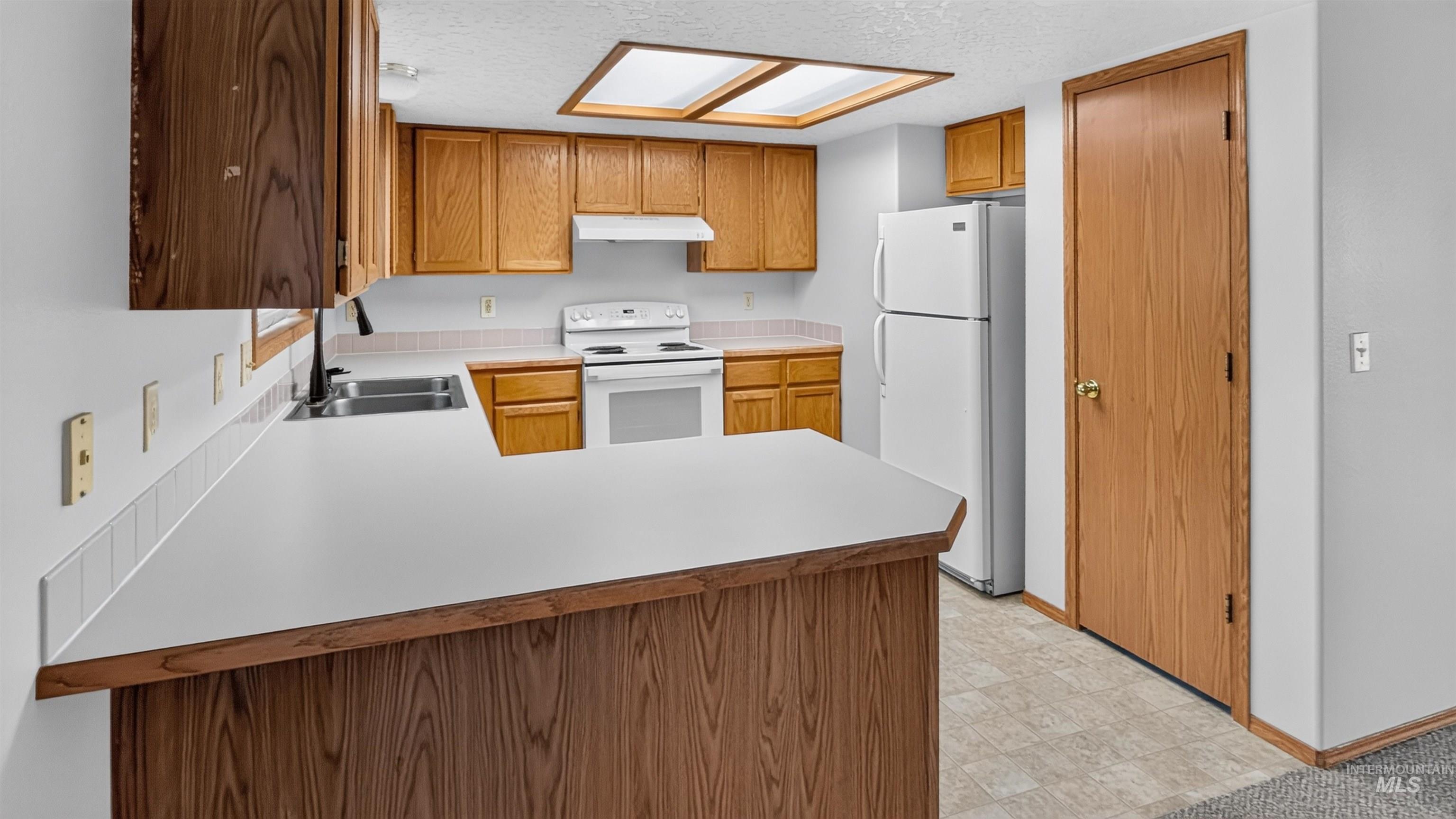 3698 S Peoria Way, Meridian, Idaho 83642, 3 Bedrooms, 2 Bathrooms, Residential For Sale, Price $395,000,MLS 98994652