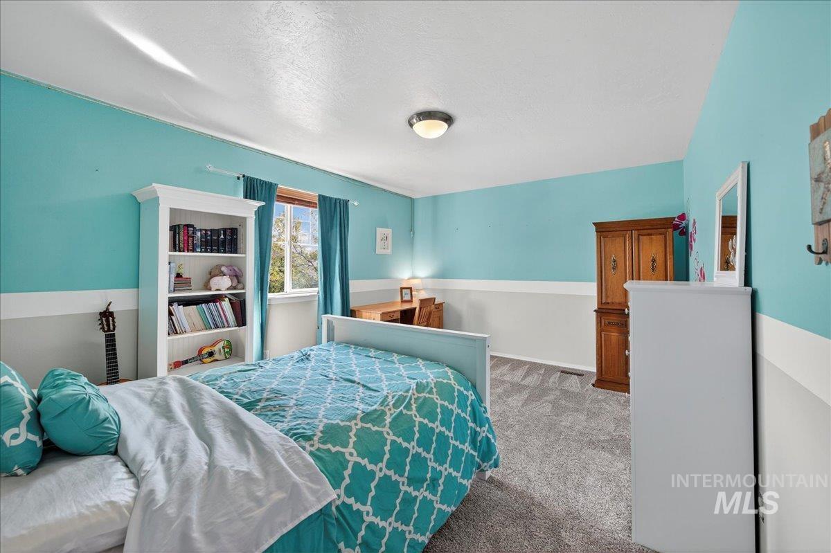 6287 Silver Elm Way, Meridian, Idaho 83646, 5 Bedrooms, 2.5 Bathrooms, Residential For Sale, Price $589,900, 98994658