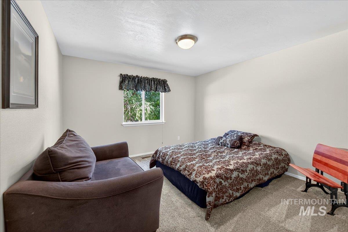 6287 Silver Elm Way, Meridian, Idaho 83646, 5 Bedrooms, 2.5 Bathrooms, Residential For Sale, Price $589,900, 98994658