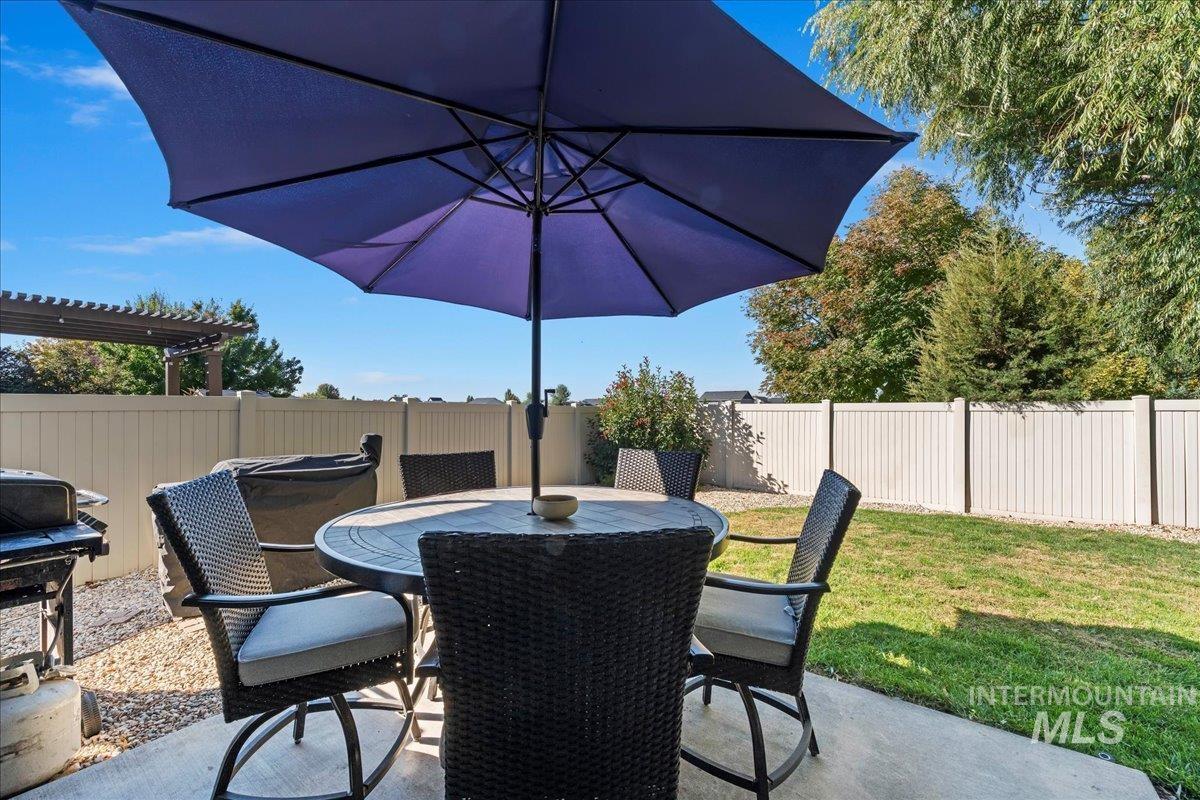 6287 Silver Elm Way, Meridian, Idaho 83646, 5 Bedrooms, 2.5 Bathrooms, Residential For Sale, Price $589,900, 98994658