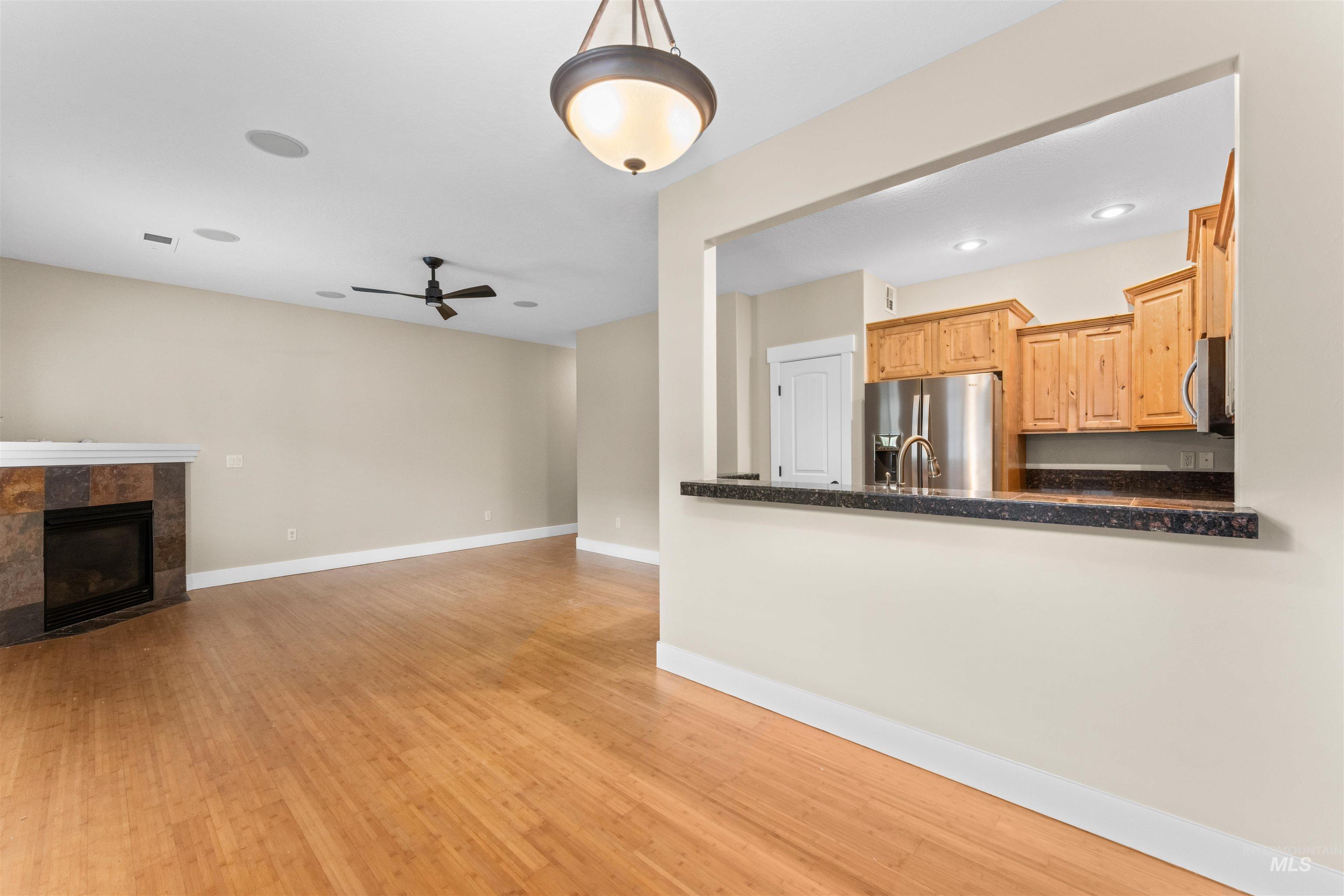 5231 W Morris Hill Rd, Boise, Idaho 83706, 3 Bedrooms, 2.5 Bathrooms, Residential For Sale, Price $410,000,MLS 98994665