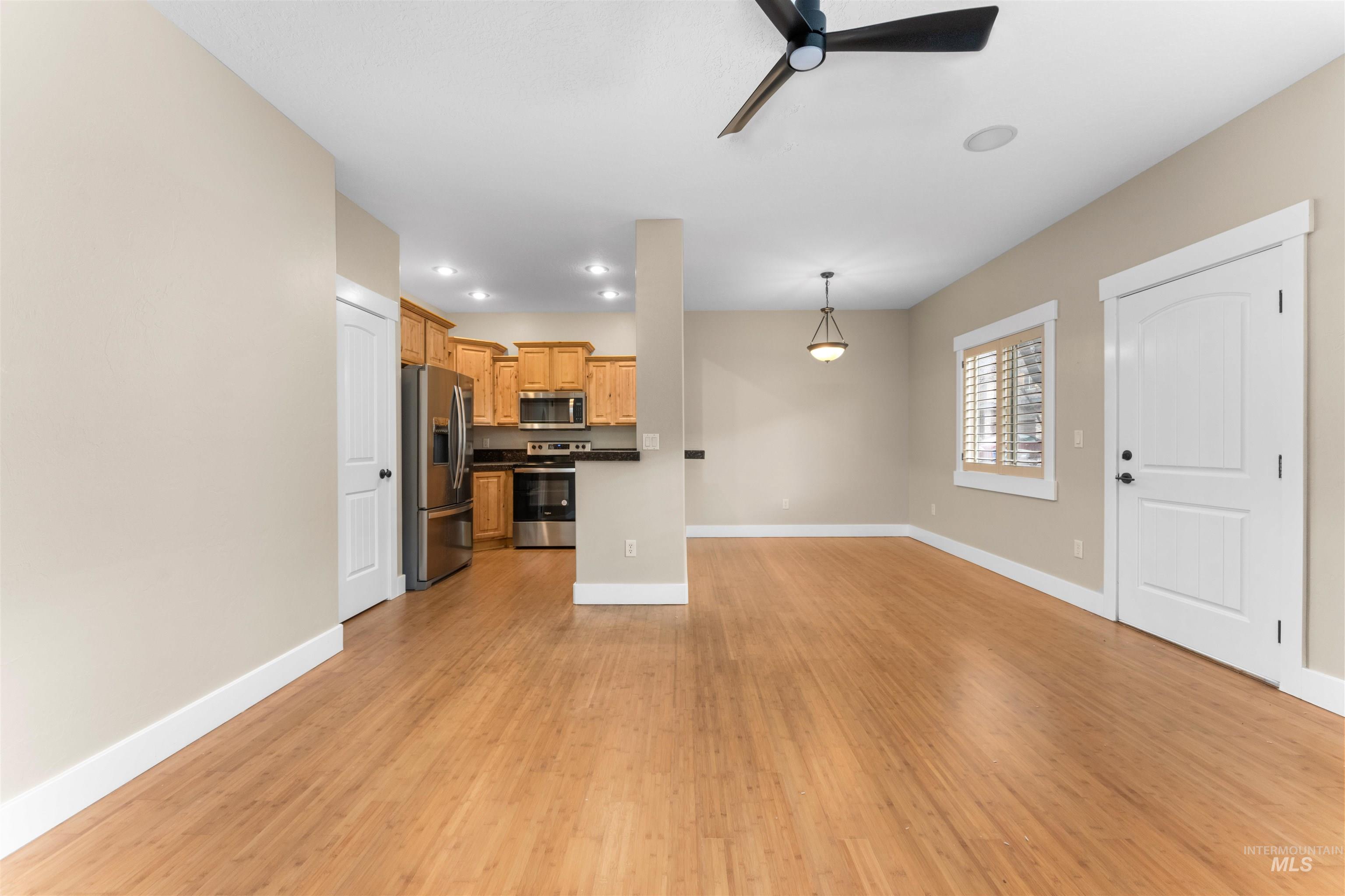 5231 W Morris Hill Rd, Boise, Idaho 83706, 3 Bedrooms, 2.5 Bathrooms, Residential For Sale, Price $410,000,MLS 98994665