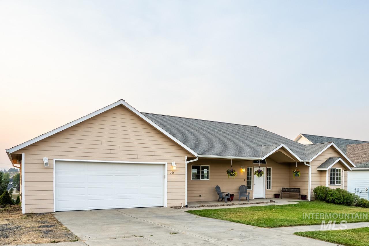 364 Pintail Ln, Moscow, Idaho 83843, 4 Bedrooms, 3 Bathrooms, Residential For Sale, Price $610,000,MLS 98994667