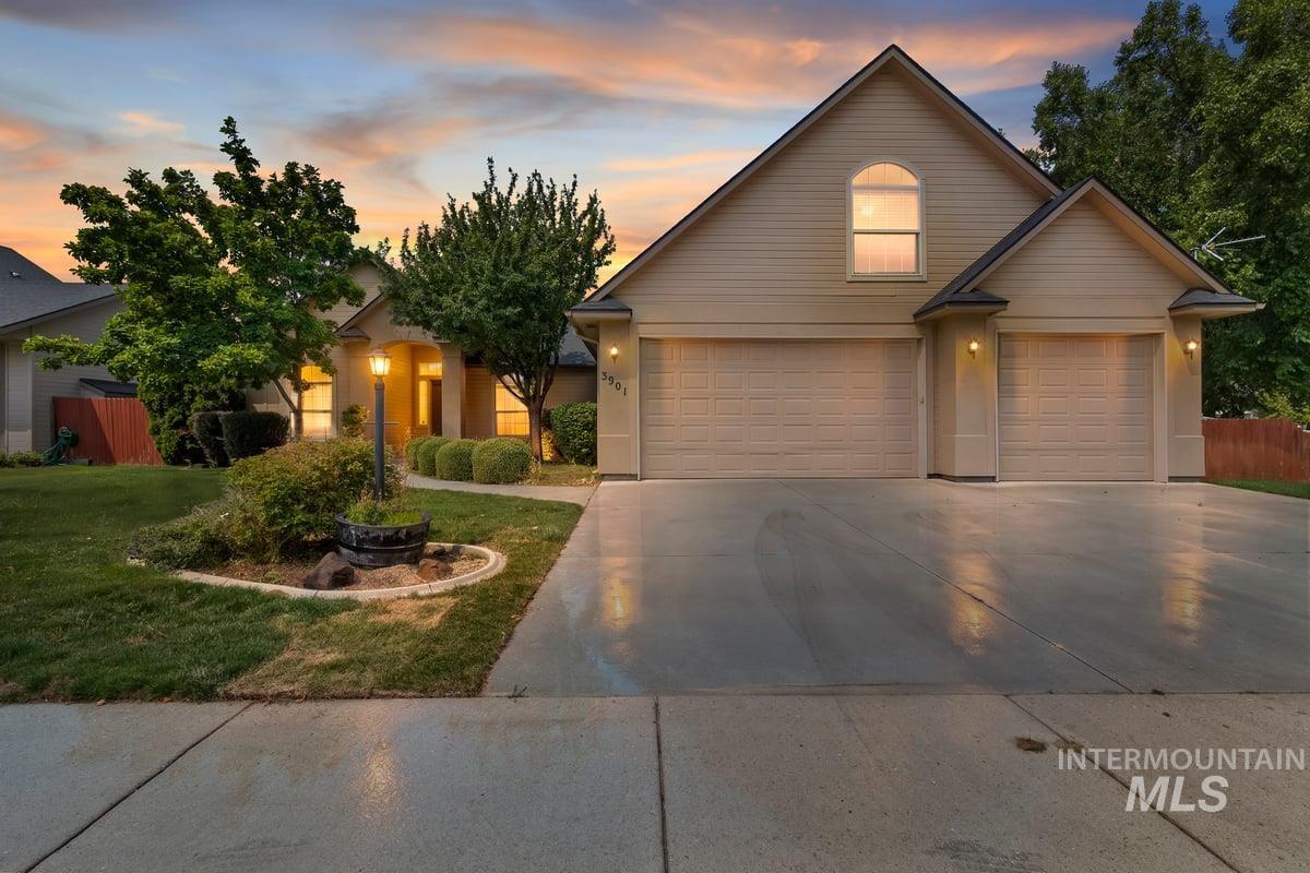 3901 N Price Way, Meridian, Idaho 83646, 3 Bedrooms, 2 Bathrooms, Residential For Sale, Price $490,000,MLS 98994670