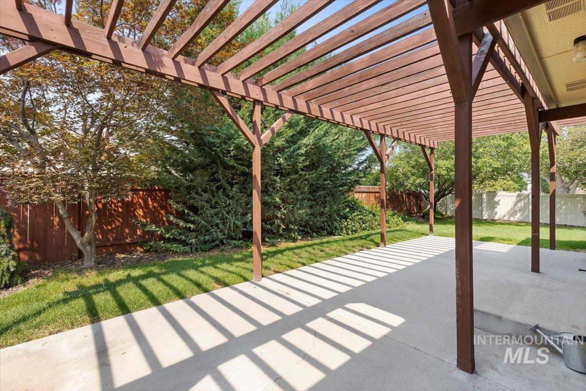 3901 N Price Way, Meridian, Idaho 83646, 3 Bedrooms, 2 Bathrooms, Residential For Sale, Price $490,000, 98994670