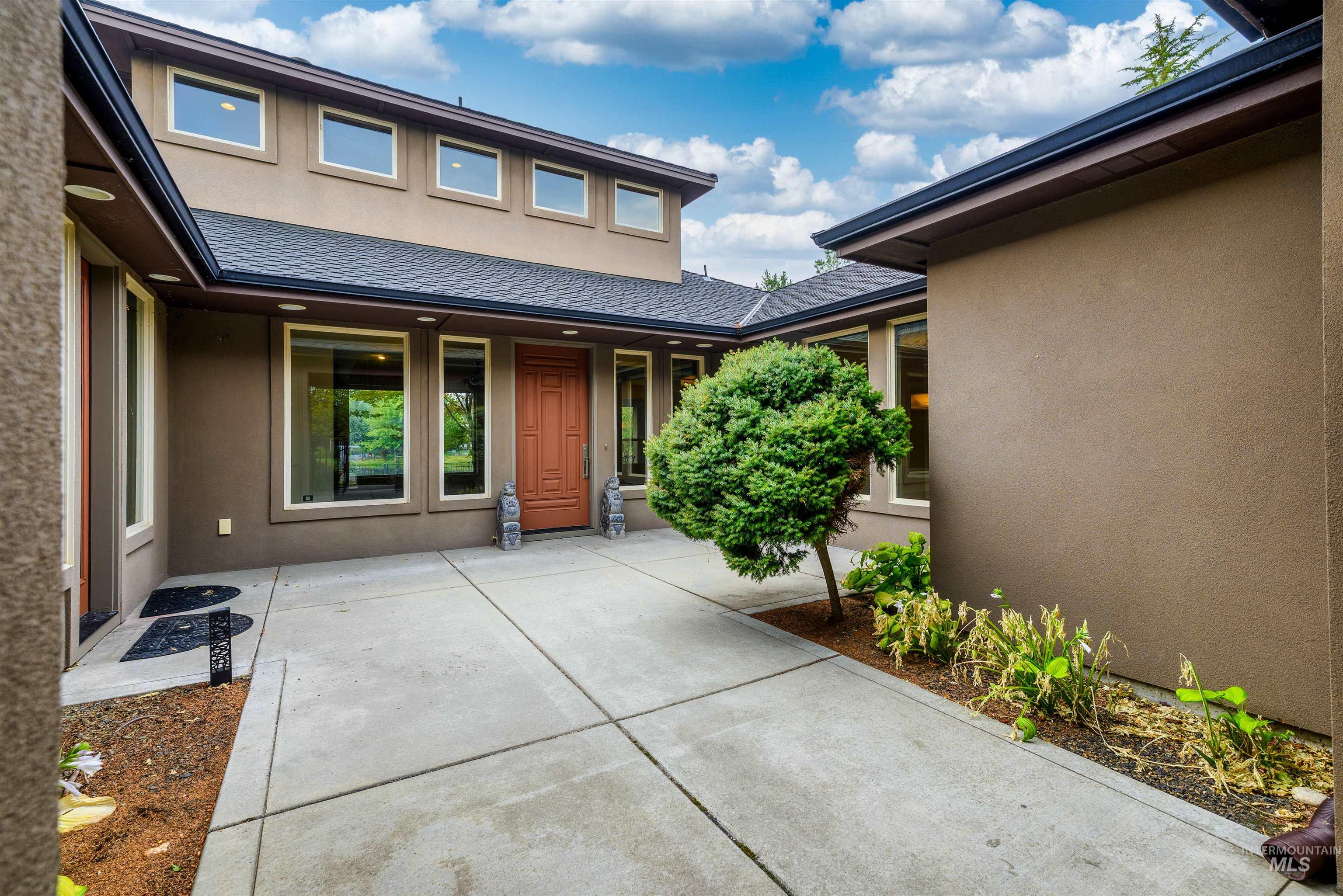 568 E Lakebrook Lane, Eagle, Idaho 83616, 4 Bedrooms, 3.5 Bathrooms, Residential For Sale, Price $1,378,000, 98994673