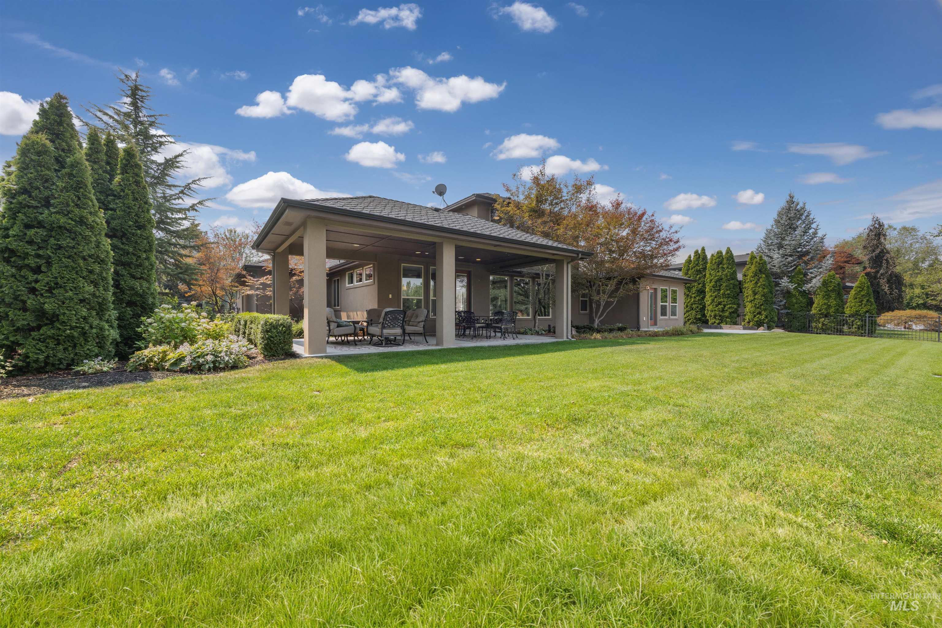 568 E Lakebrook Lane, Eagle, Idaho 83616, 4 Bedrooms, 3.5 Bathrooms, Residential For Sale, Price $1,378,000,MLS 98994673