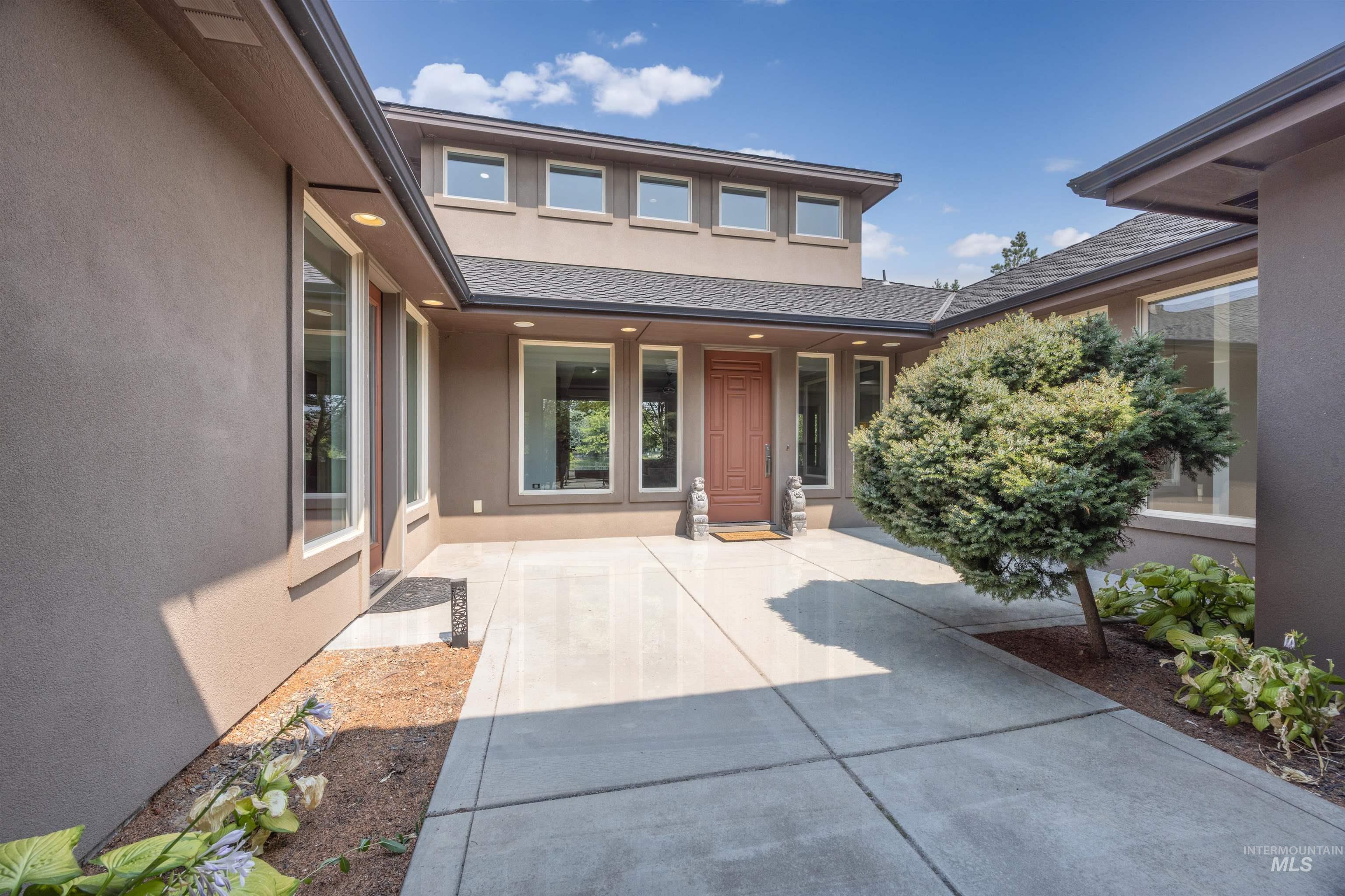 568 E Lakebrook Lane, Eagle, Idaho 83616, 4 Bedrooms, 3.5 Bathrooms, Residential For Sale, Price $1,378,000,MLS 98994673
