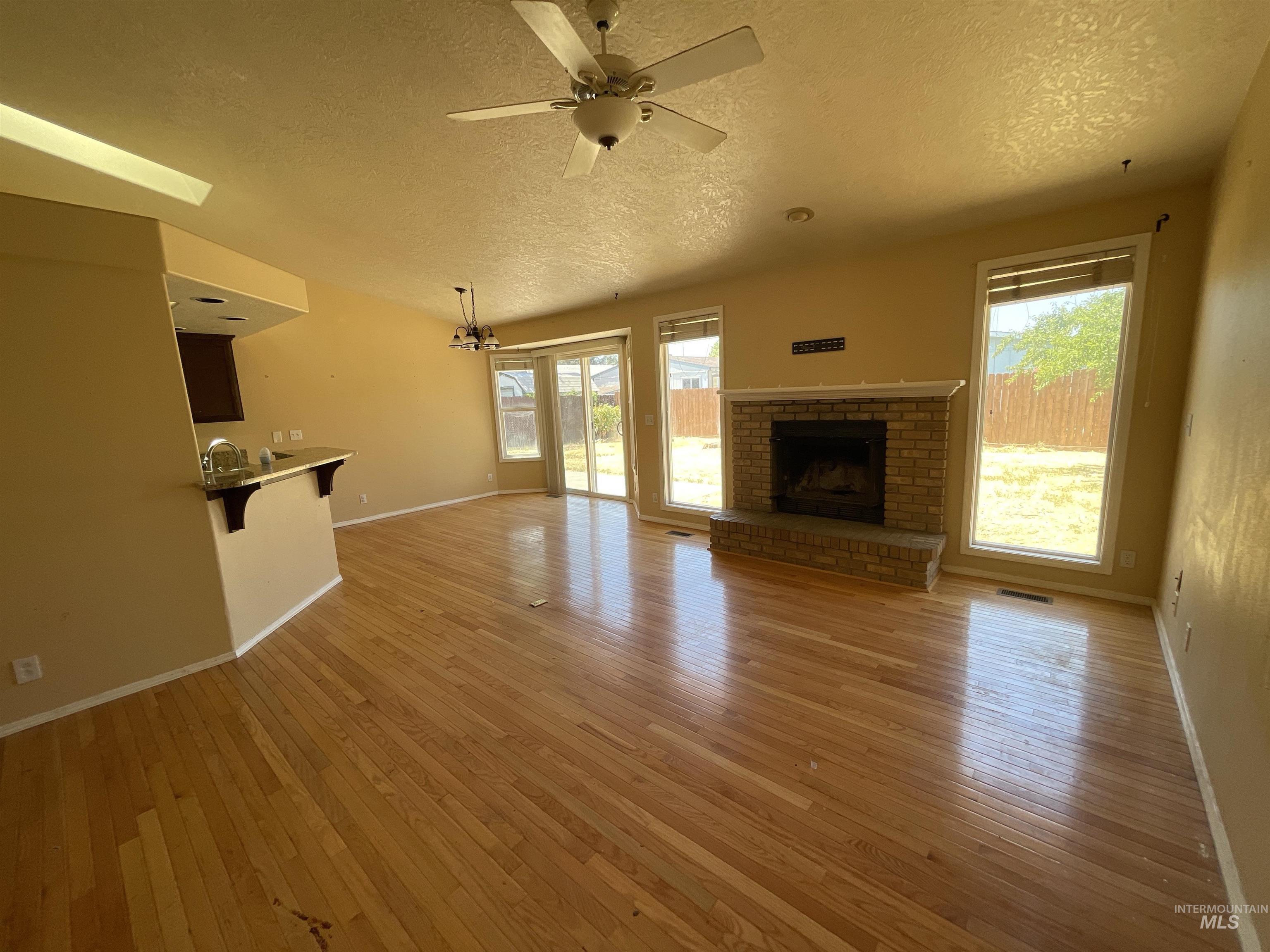 1285 N Aster Pl, Boise, Idaho 83704, 3 Bedrooms, 2 Bathrooms, Residential For Sale, Price $380,000, 98994675