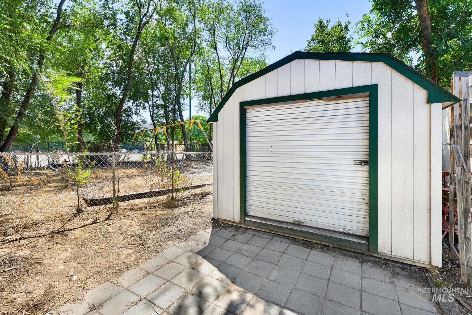 1237 W Fleetwood Ln, Boise, Idaho 83706, 3 Bedrooms, 2 Bathrooms, Residential For Sale, Price $99,900, 98994689