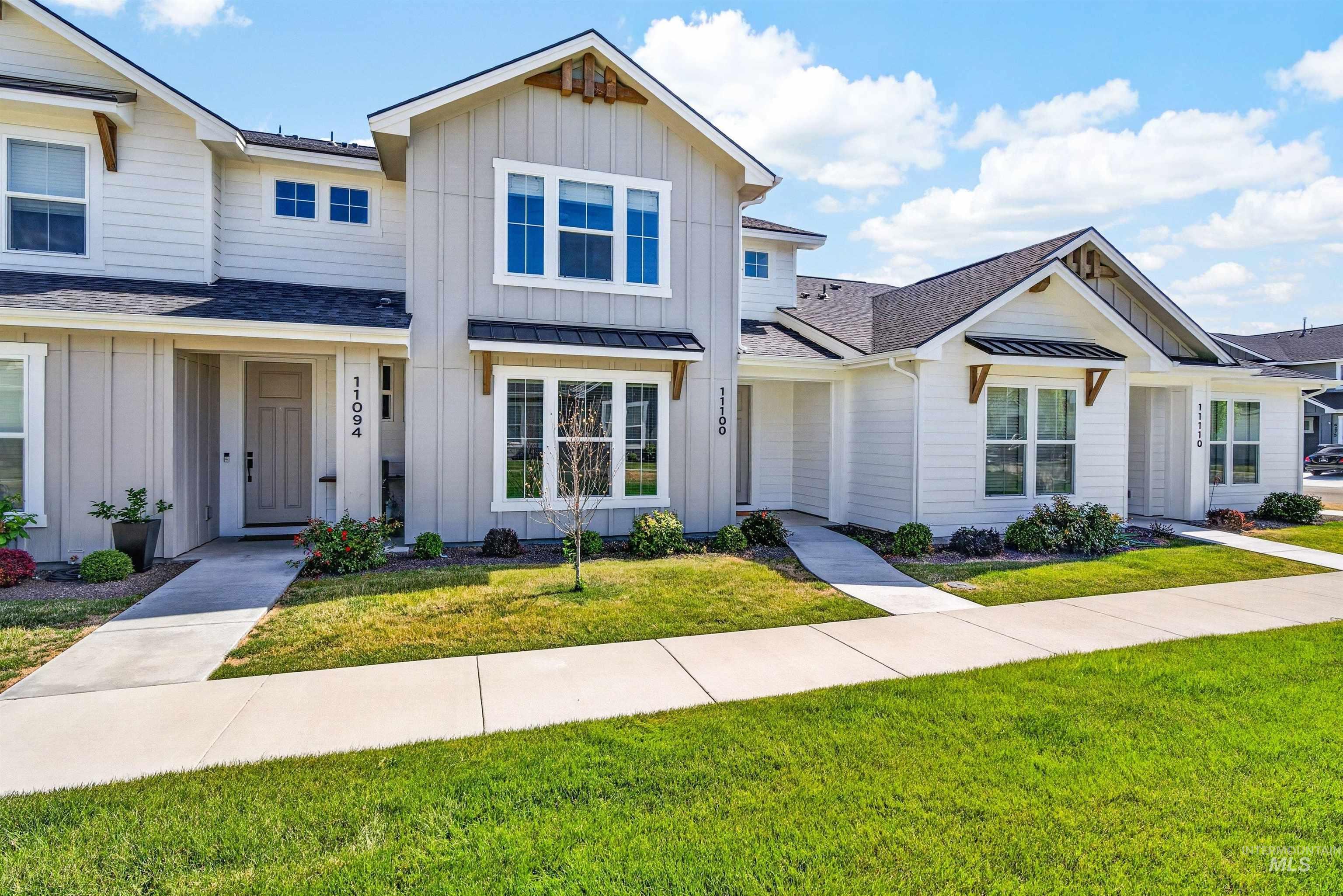 11100 W Portola St, Boise, Idaho 83709, 3 Bedrooms, 2.5 Bathrooms, Residential For Sale, Price $469,900,MLS 98994698