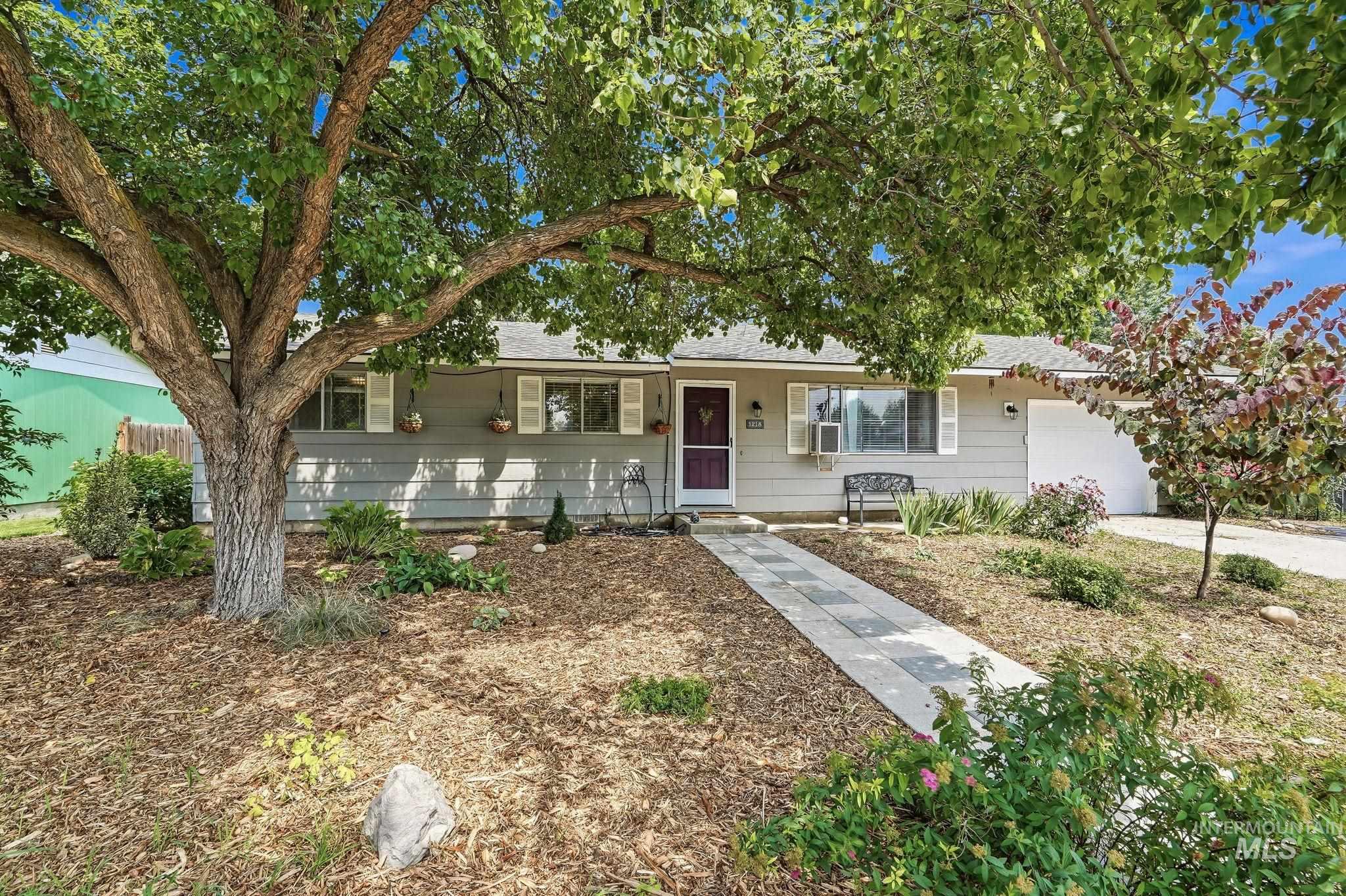 1218 W Chateau, Meridian, Idaho 83646, 3 Bedrooms, 1 Bathroom, Residential For Sale, Price $375,000, 98994701
