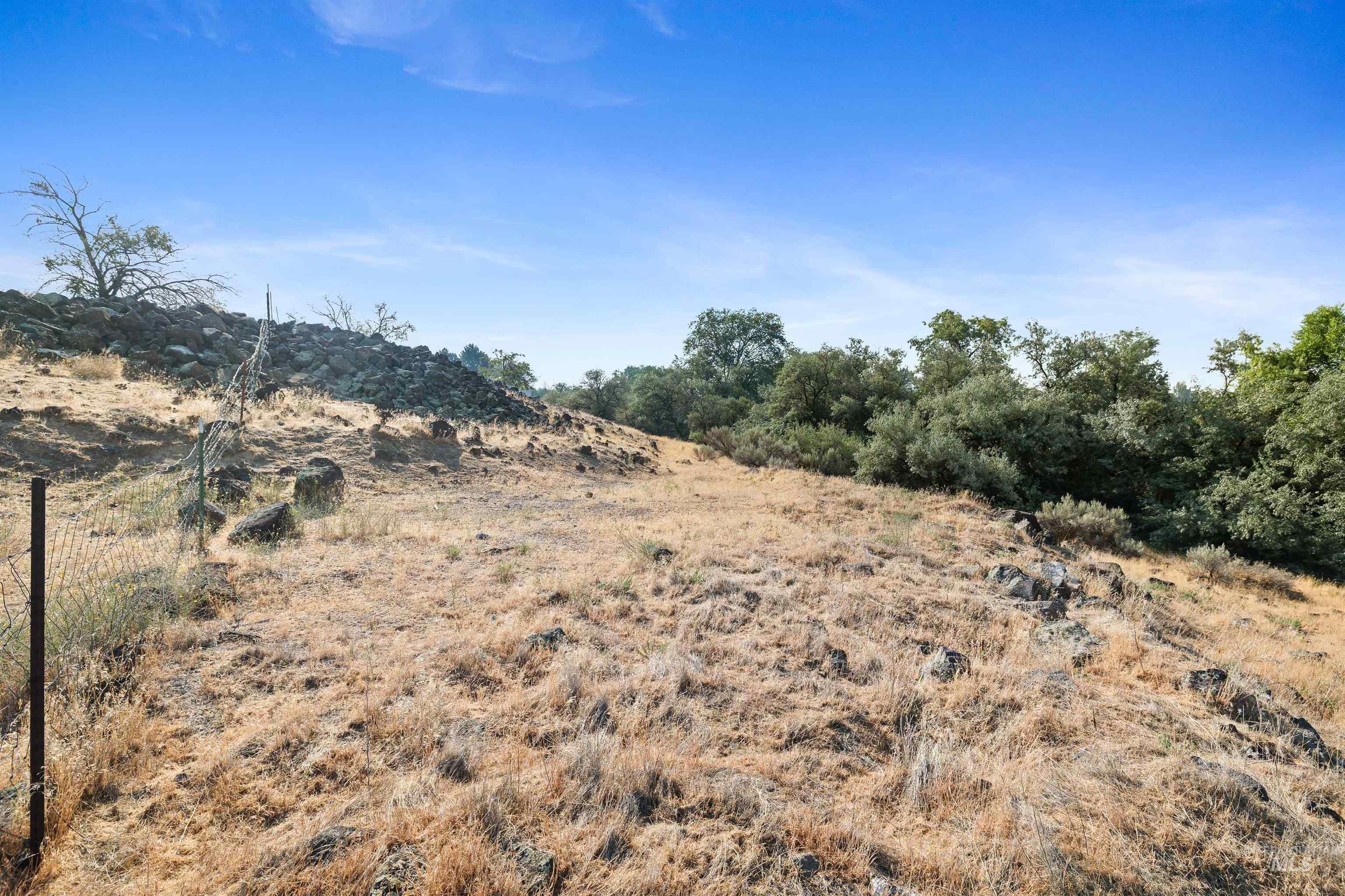 4277 N 1400 E, Buhl, Idaho 83316, 4 Bedrooms, 2 Bathrooms, Residential For Sale, Price $579,000, 98994703
