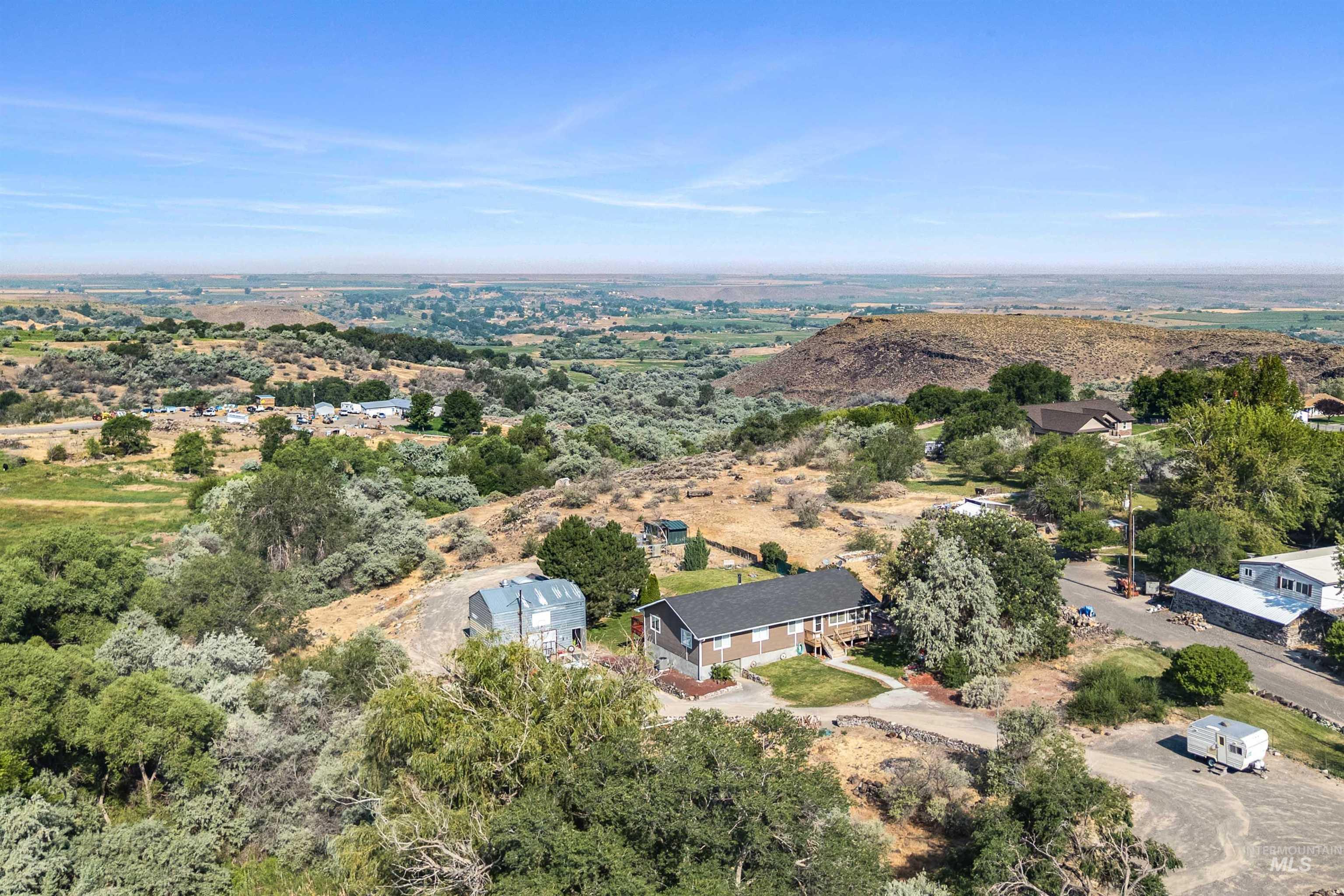 4277 N 1400 E, Buhl, Idaho 83316, 4 Bedrooms, 2 Bathrooms, Residential For Sale, Price $579,000, 98994703