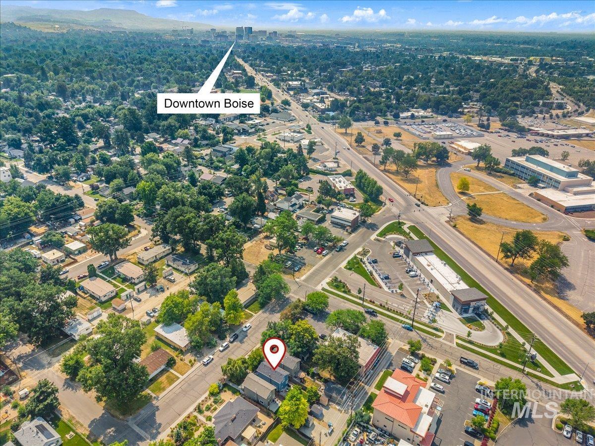 1917 N 33rd St, Boise, Idaho 83703, 2 Bedrooms, 1.5 Bathrooms, Residential For Sale, Price $429,900,MLS 98994711