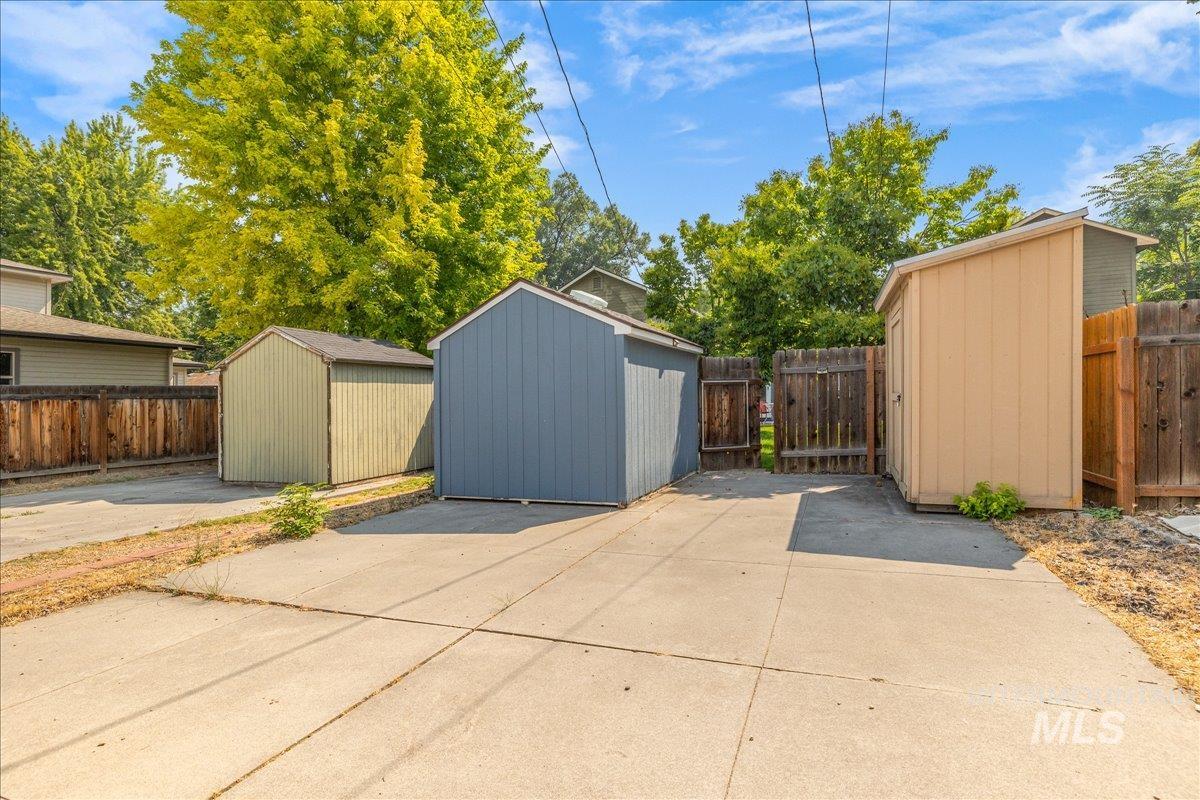1917 N 33rd St, Boise, Idaho 83703, 2 Bedrooms, 1.5 Bathrooms, Residential For Sale, Price $429,900,MLS 98994711