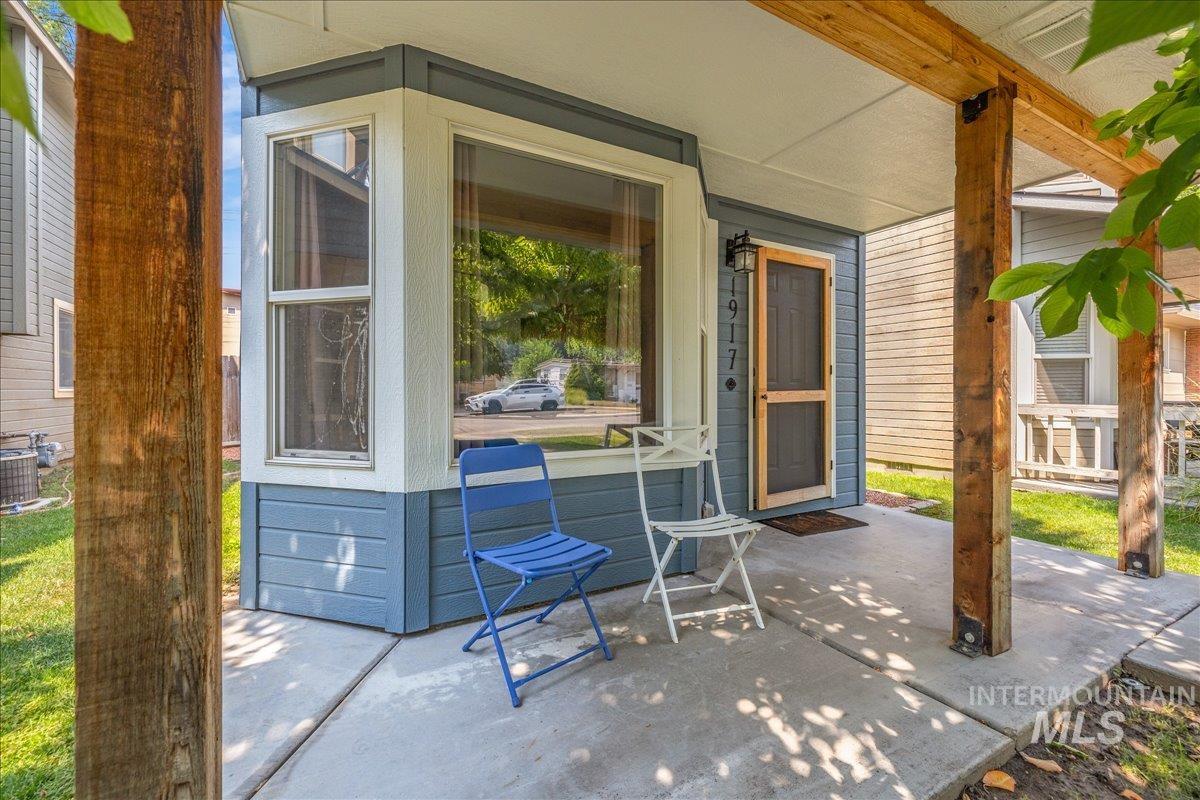 1917 N 33rd St, Boise, Idaho 83703, 2 Bedrooms, 1.5 Bathrooms, Residential For Sale, Price $429,900,MLS 98994711