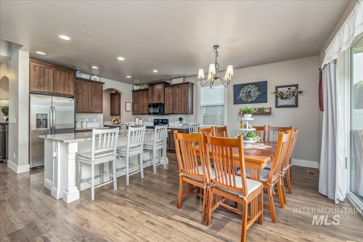1552 Saddle Mountain Ave, Middleton, Idaho 83644, 4 Bedrooms, 3.5 Bathrooms, Residential For Sale, Price $670,000, 98994715
