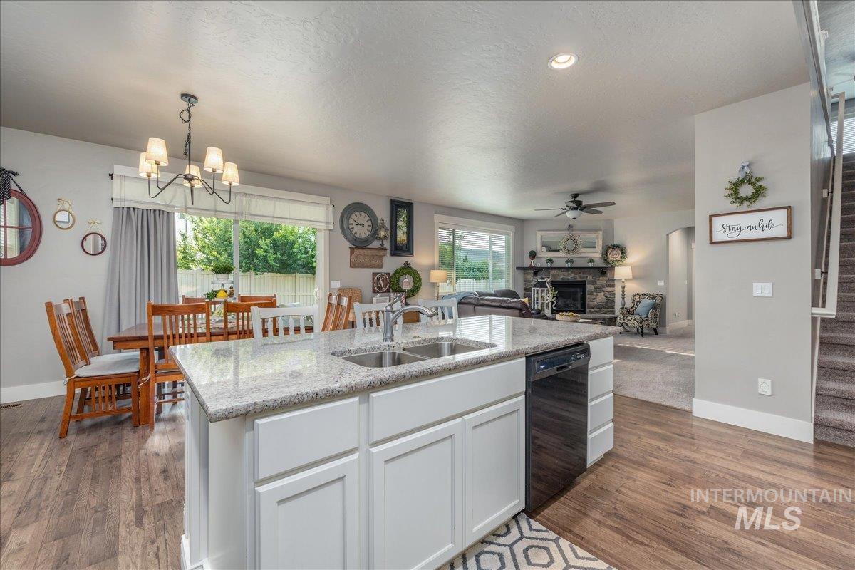1552 Saddle Mountain Ave, Middleton, Idaho 83644, 4 Bedrooms, 3.5 Bathrooms, Residential For Sale, Price $670,000, 98994715