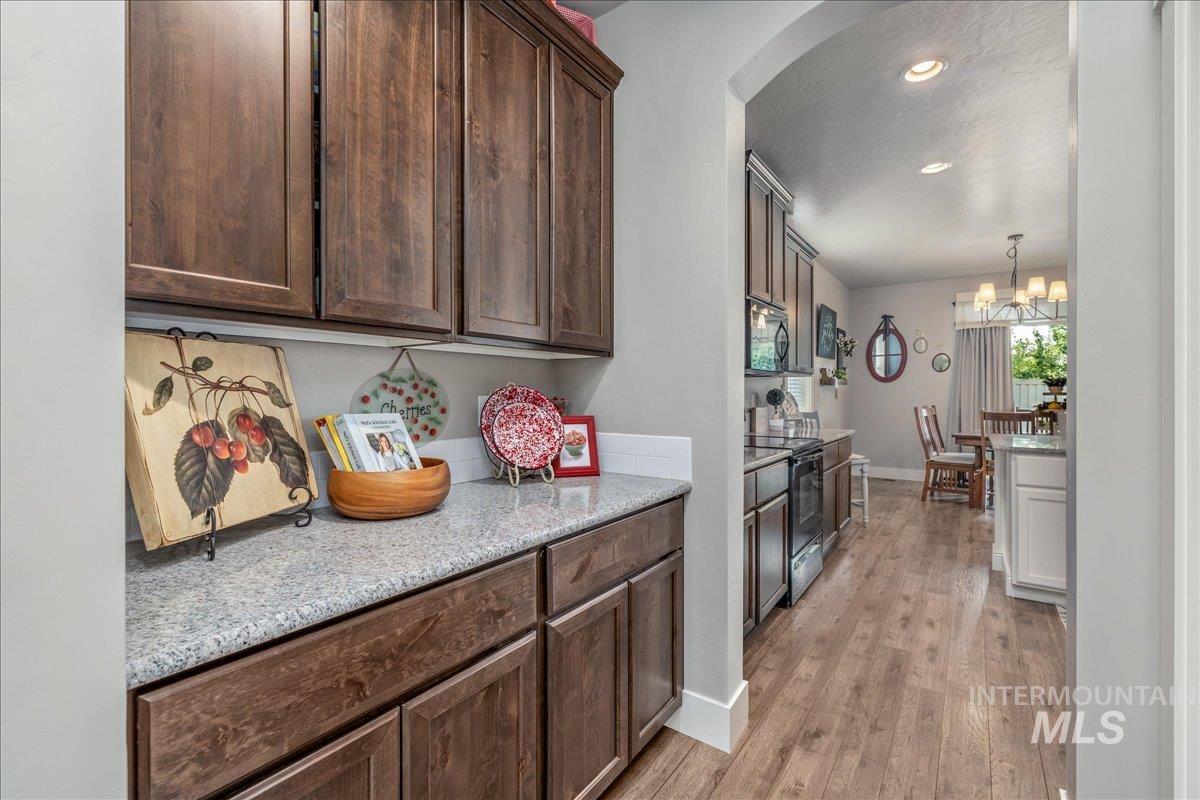 1552 Saddle Mountain Ave, Middleton, Idaho 83644, 4 Bedrooms, 3.5 Bathrooms, Residential For Sale, Price $670,000, 98994715