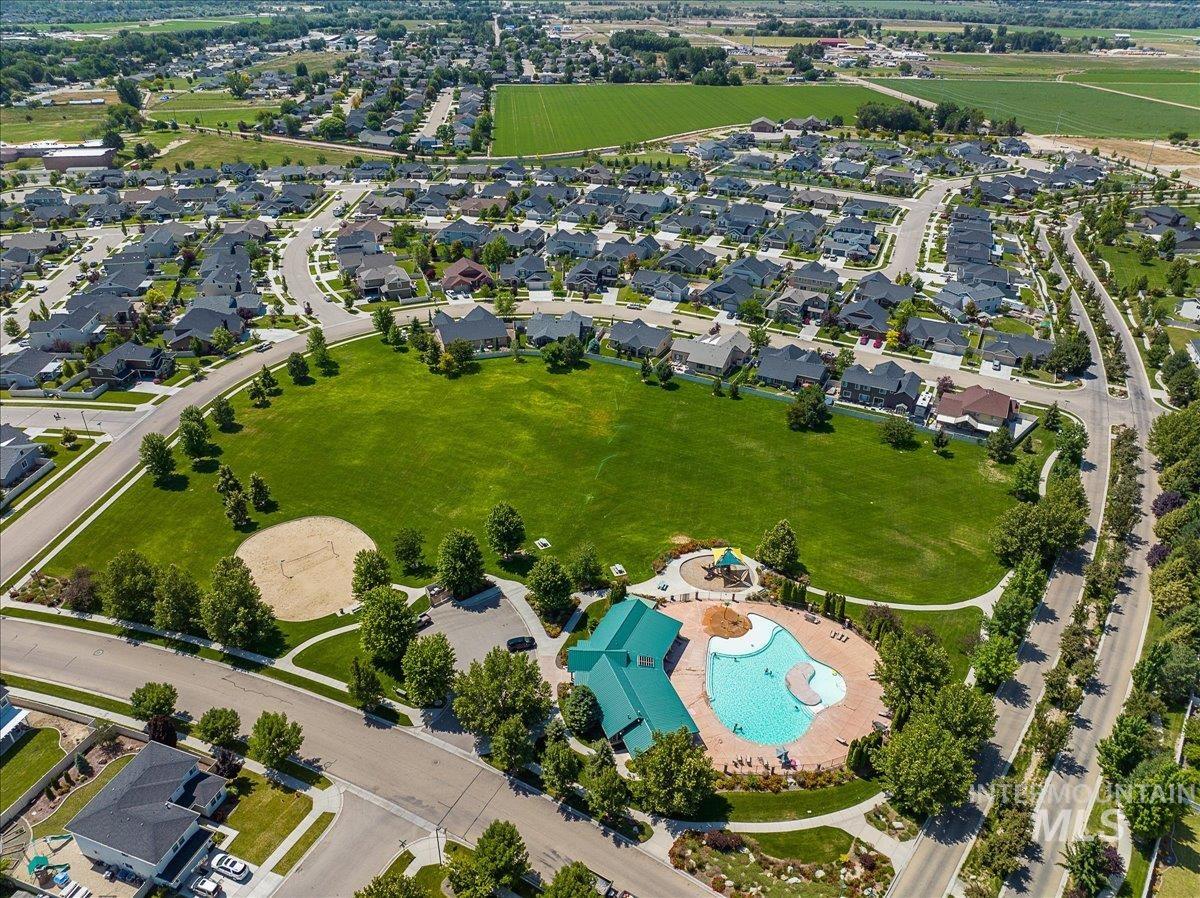 1552 Saddle Mountain Ave, Middleton, Idaho 83644, 4 Bedrooms, 3.5 Bathrooms, Residential For Sale, Price $670,000, 98994715