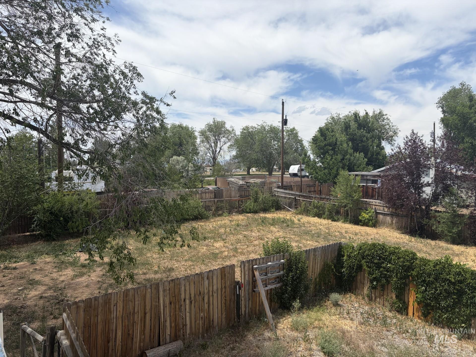116 + 118 McCulloch Dr., West Magic, Idaho 83352, 1 Bedroom, 1 Bathroom, Residential For Sale, Price $199,900, 98994720