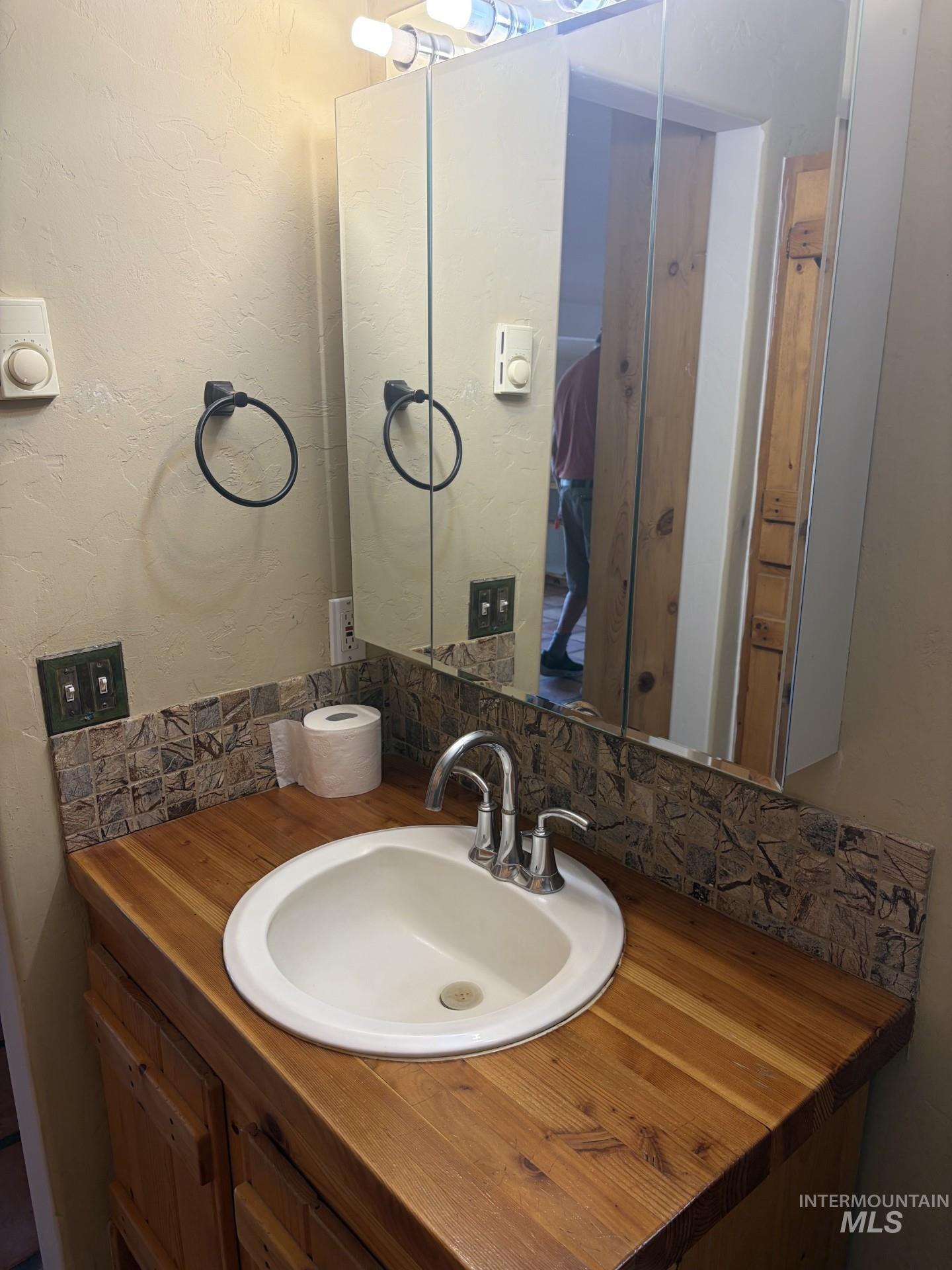 116 + 118 McCulloch Dr., West Magic, Idaho 83352, 1 Bedroom, 1 Bathroom, Residential For Sale, Price $199,900,MLS 98994720