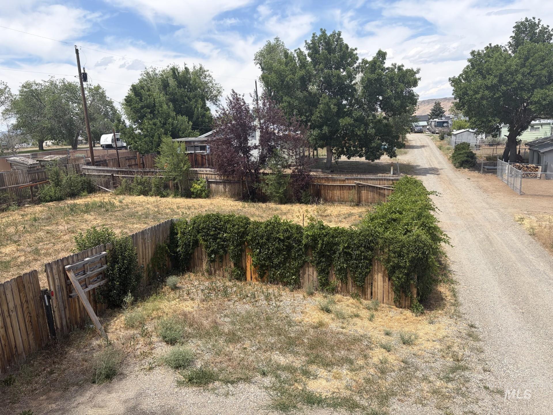 116 + 118 McCulloch Dr., West Magic, Idaho 83352, 1 Bedroom, 1 Bathroom, Residential For Sale, Price $199,900, 98994720