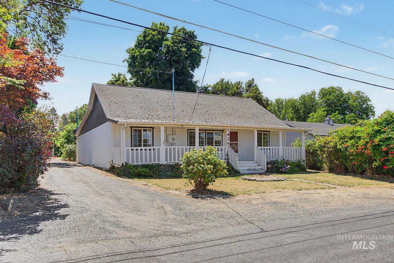 1428 Alder Ave, Lewiston, Idaho 83501, 4 Bedrooms, 2 Bathrooms, Residential For Sale, Price $385,000, 98994728