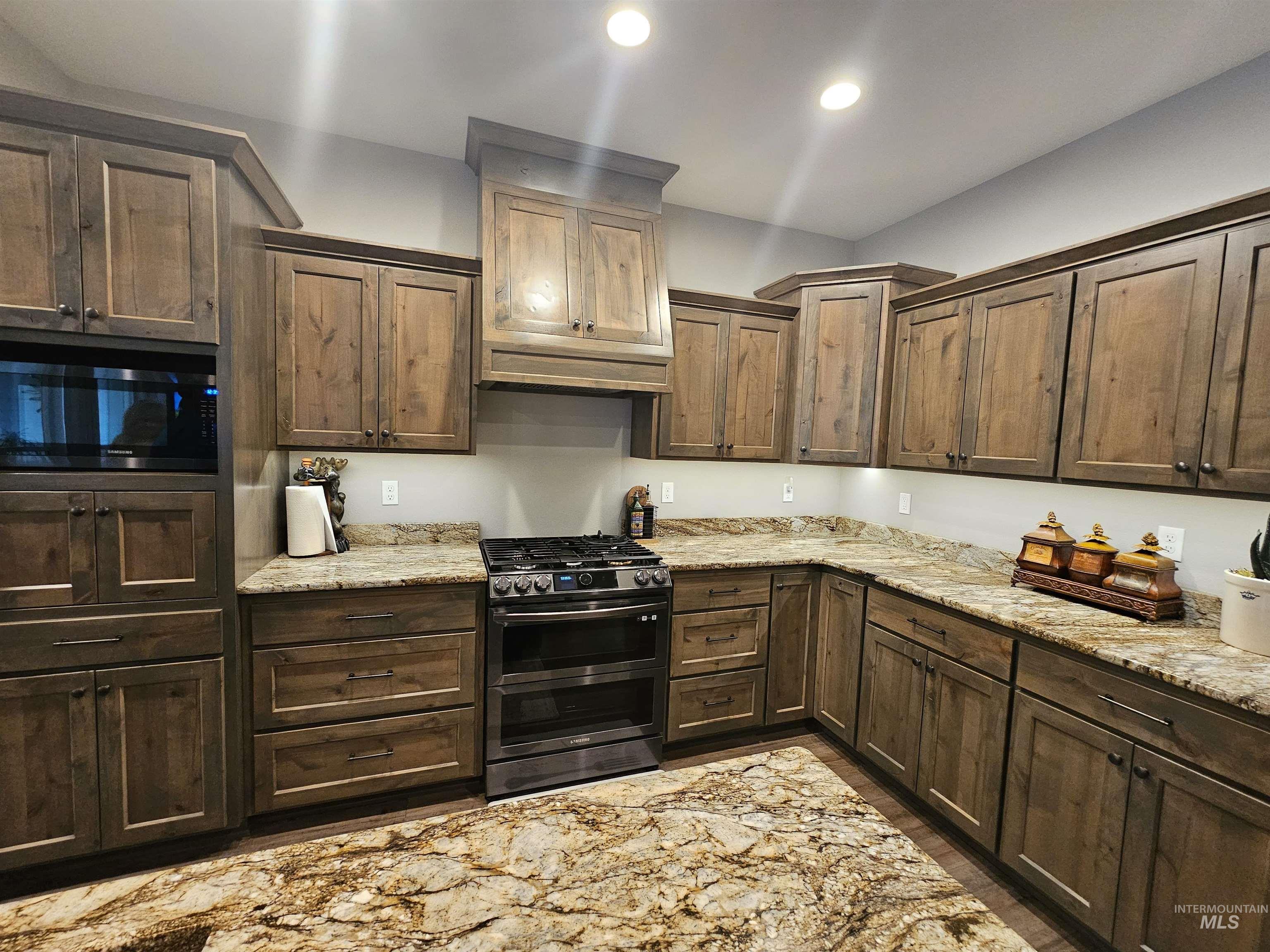 3983 FOOTHILL DR, Lewiston, Idaho 83501, 3 Bedrooms, 3 Bathrooms, Residential For Sale, Price $775,000,MLS 98994732
