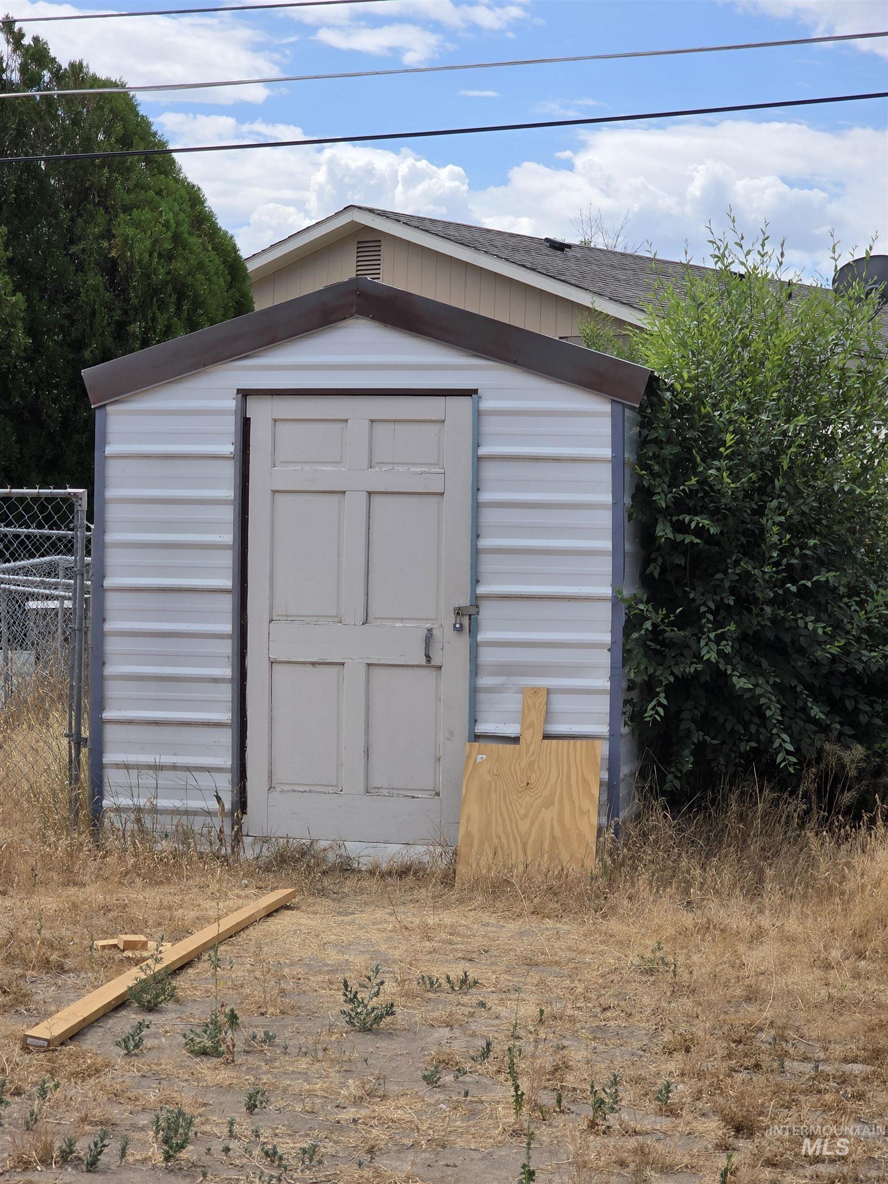 917 16th Drive, Rupert, Idaho 83350, 3 Bedrooms, 2 Bathrooms, Residential For Sale, Price $170,000, 98994734