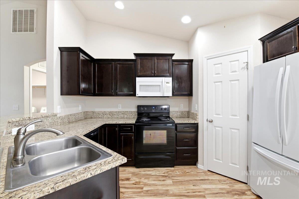 10335 W Wyatt Earp Drive, Star, Idaho 83669, 4 Bedrooms, 2 Bathrooms, Residential For Sale, Price $465,500, 98994737