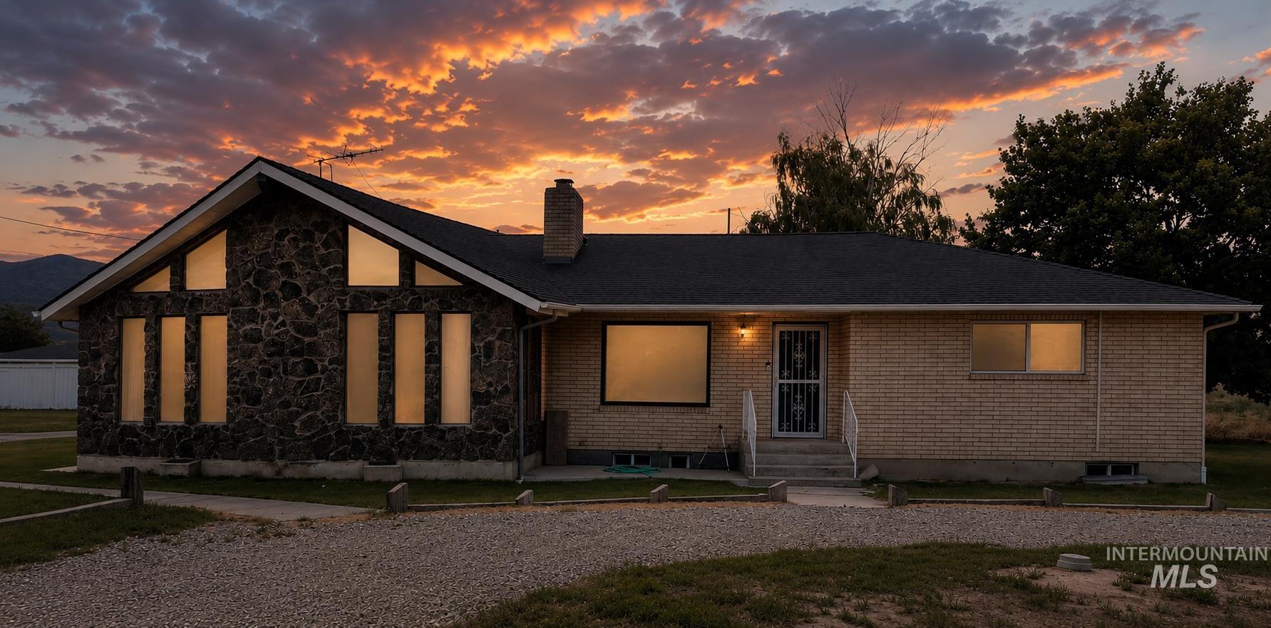 513 W 2100 S, Oakley, Idaho 83346, 5 Bedrooms, 3.5 Bathrooms, Residential For Sale, Price $399,000,MLS 98994750