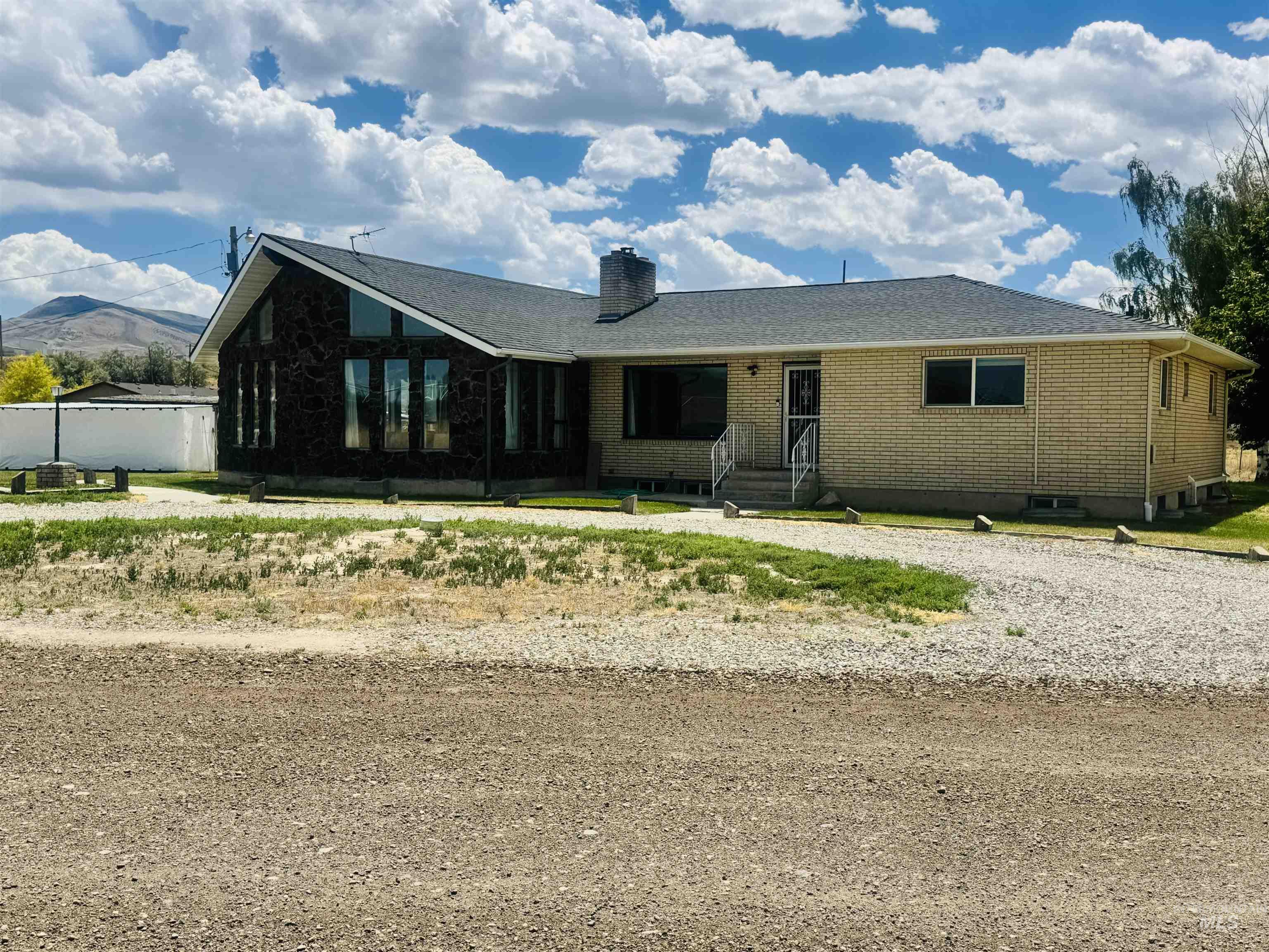 513 W 2100 S, Oakley, Idaho 83346, 5 Bedrooms, 3.5 Bathrooms, Residential For Sale, Price $423,000, 98994750