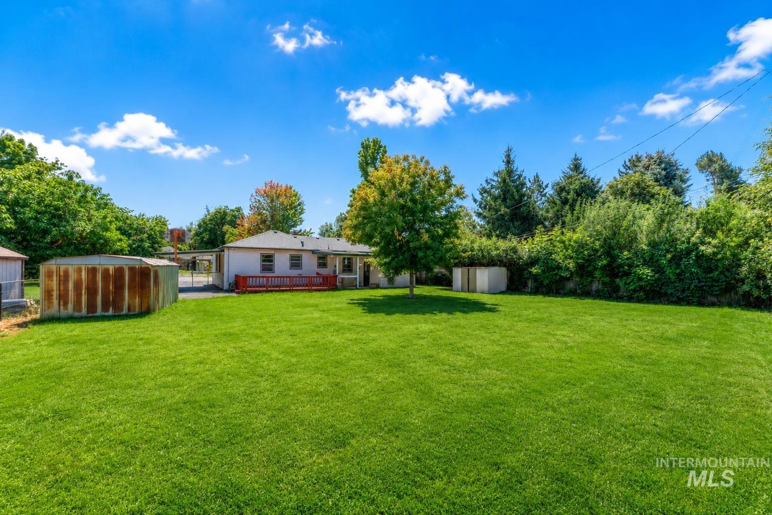 611 N Riverview Dr, Boise, Idaho 83712, 5 Bedrooms, 2 Bathrooms, Residential Income For Sale, Price $865,000, 98994754